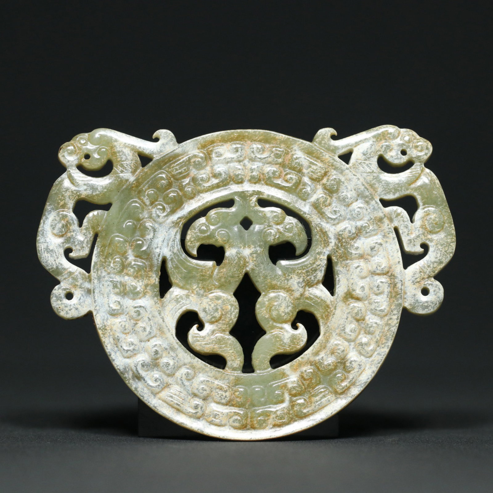 An Exquisite White Jade Dragon and Phoenix Pattern Pendant: An Exquisite White Jade Dragon and Phoenix Pattern Pendant,the Warring States period in China,Size:3.3inx2.4inx0.2in,Weight:44.5g 白玉龙凤纹挂件,中Þ