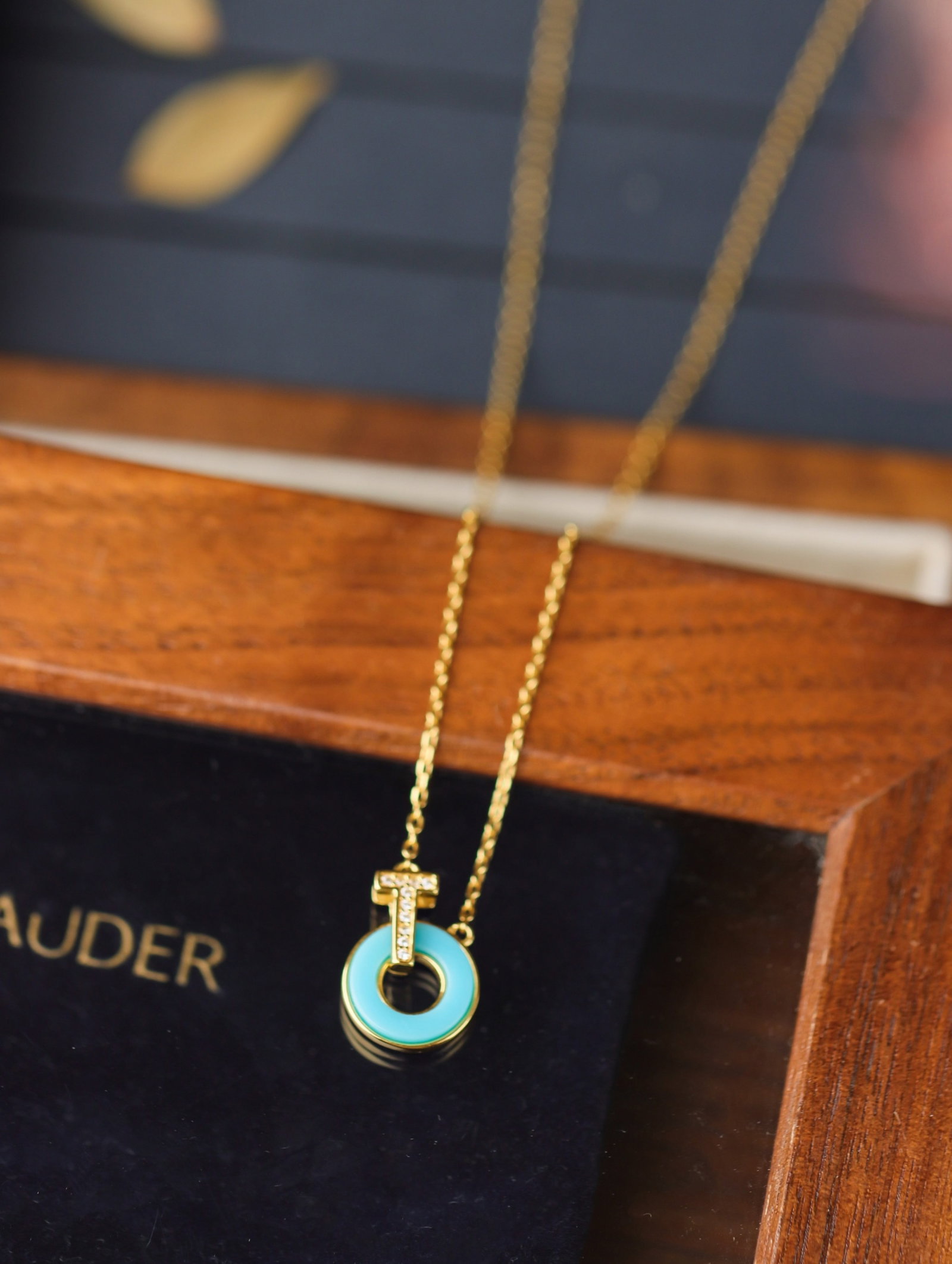 An Exquisite Sterling Silver-Gold Plated Inlaid Turquoise Pendant,Inlaid Diamond: An Exquisite Sterling Silver-Gold Plated Inlaid Turquoise Pendant,Inlaid Diamond 纯银镀金镶绿松石吊坠,嵌钻石