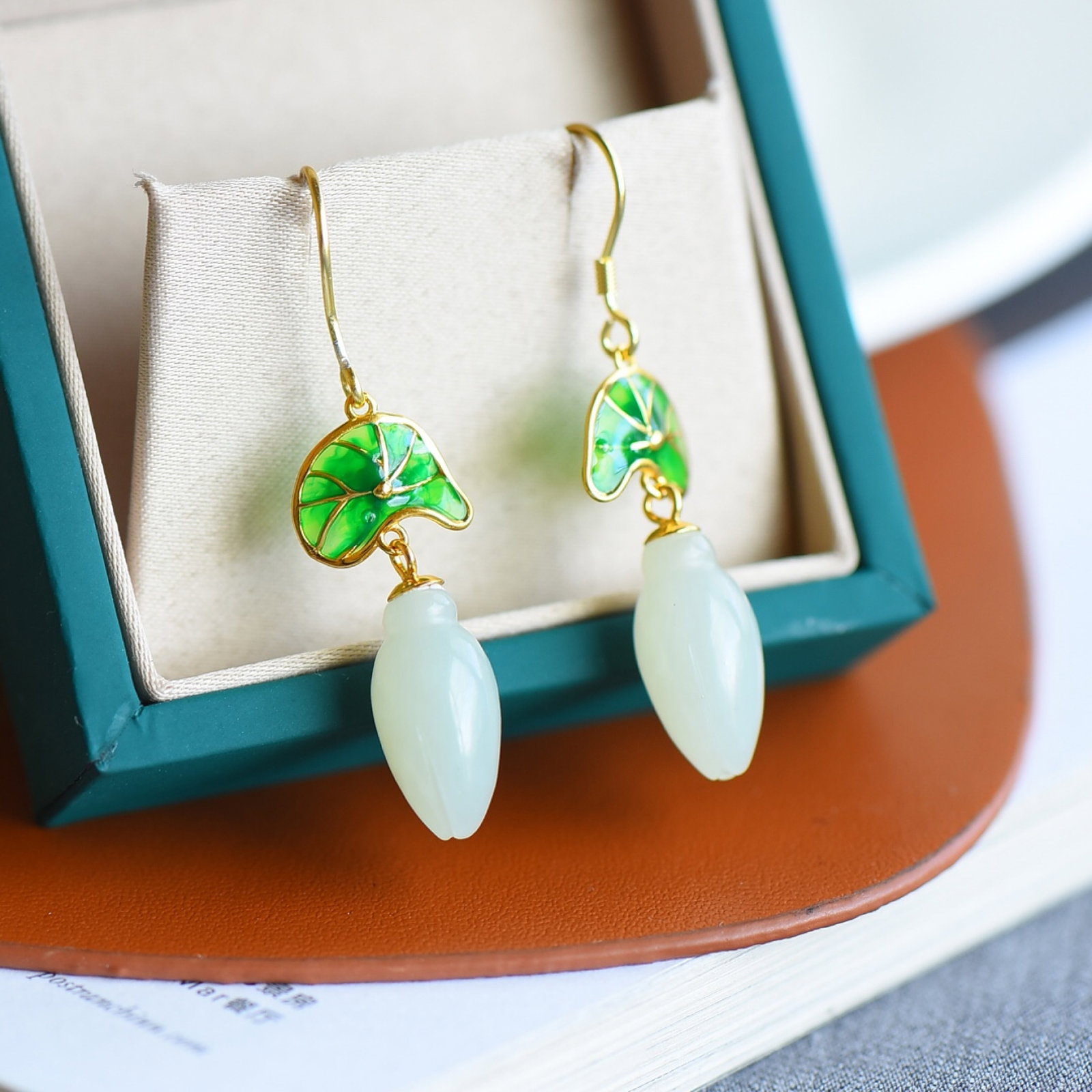 A Pair of Exquisite Sterling Silver-Gold Plated Inlaid White Jade Earrings: A Pair of Exquisite Sterling Silver-Gold Plated Inlaid White Jade Earrings,Size:9mmx15mm 一对纯银镀金镶白玉耳环