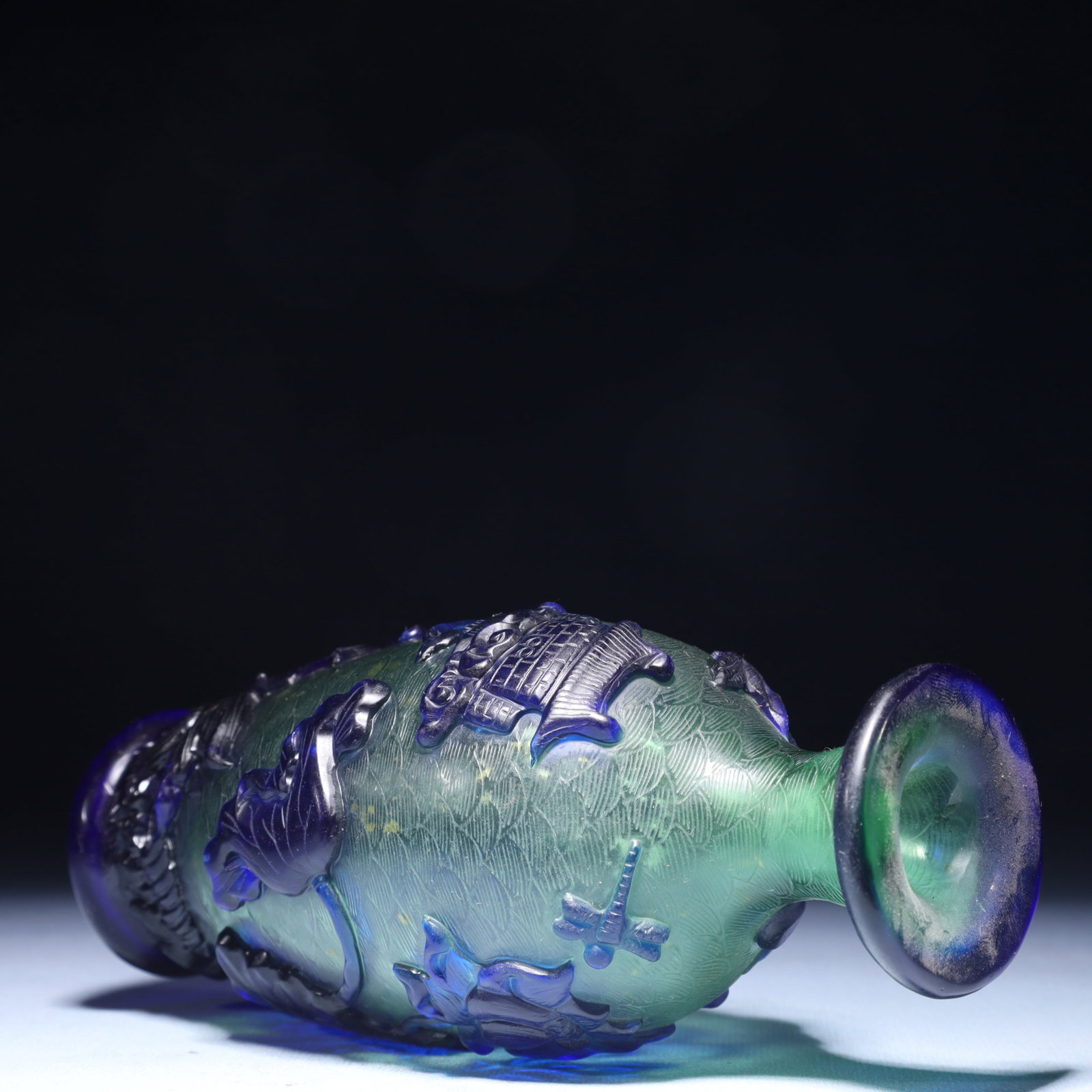 An Exquisite Glass Fish Pattern Vase - 5