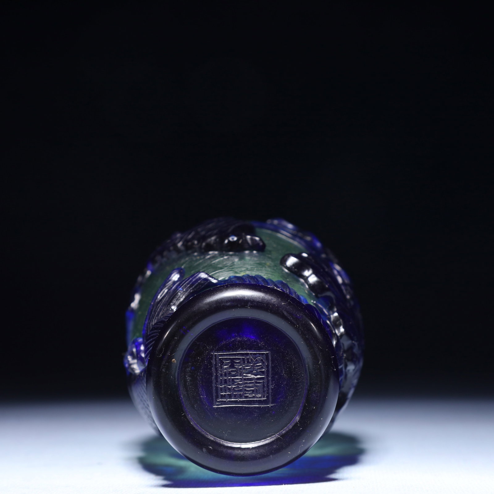 An Exquisite Glass Fish Pattern Vase - 6