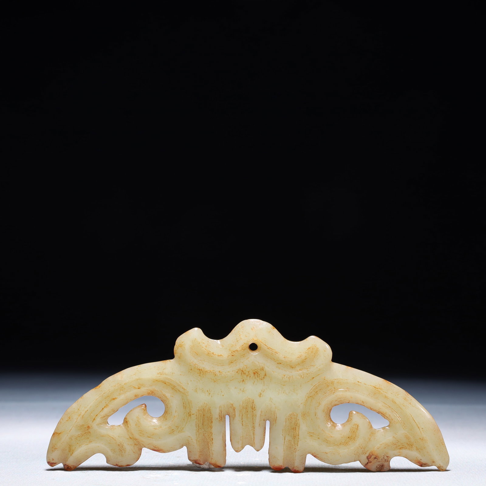 An Archaic Hongshan Culture White Jade Bat Pendant: An Archaic Hongshan Culture White Jade Bat Pendant,Ancient Time,China,Size:5.3inx2in,Weight:44.4g 红山文化白玉蝙蝠挂件,中国Ą