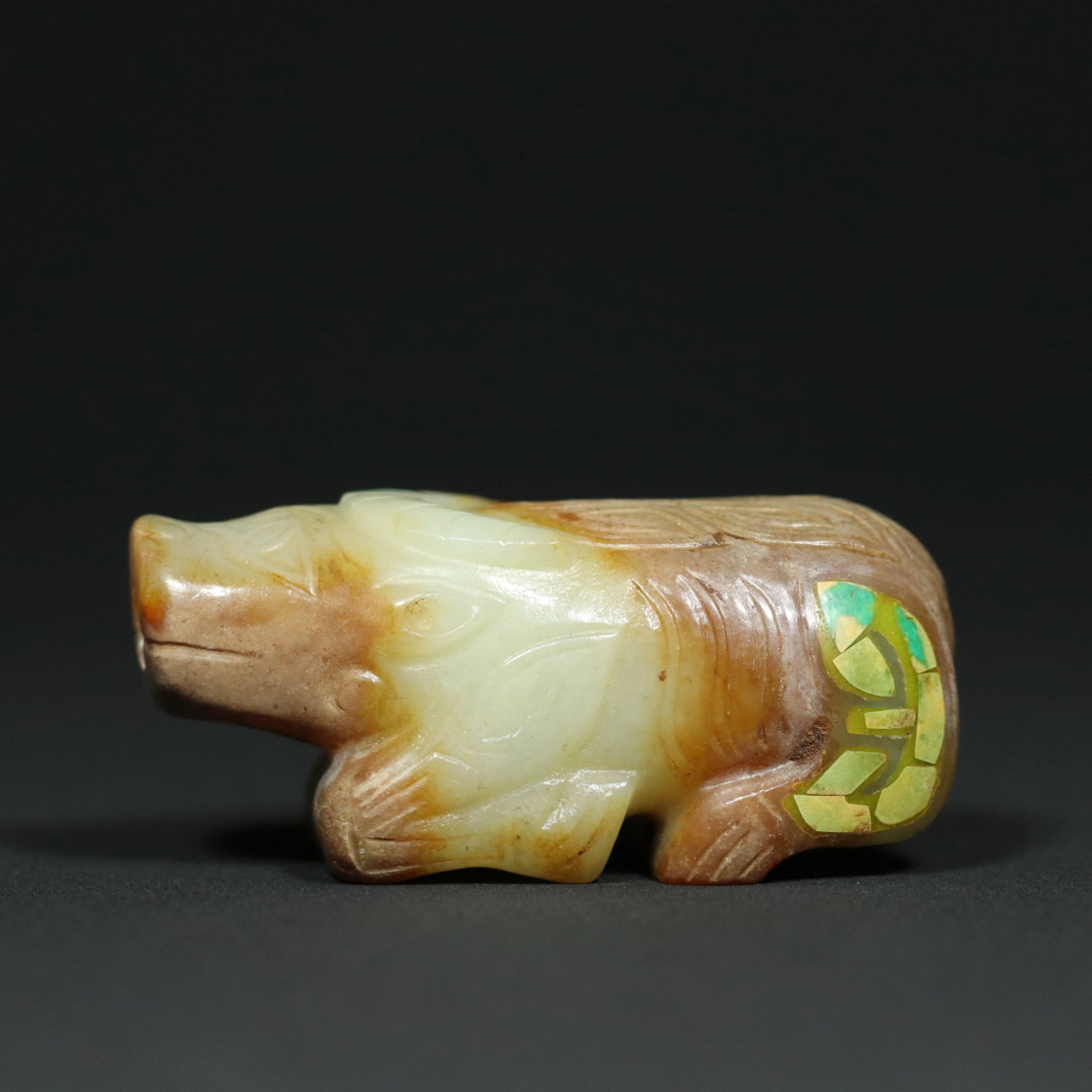An Exquisite White Jade Buffalo Pendant: An Exquisite White Jade Buffalo Pendant,S.Zhou,China,Size:2.6inx1.3inx1.2in,Weight:122.9g 白玉牛挂件,中国商周时期