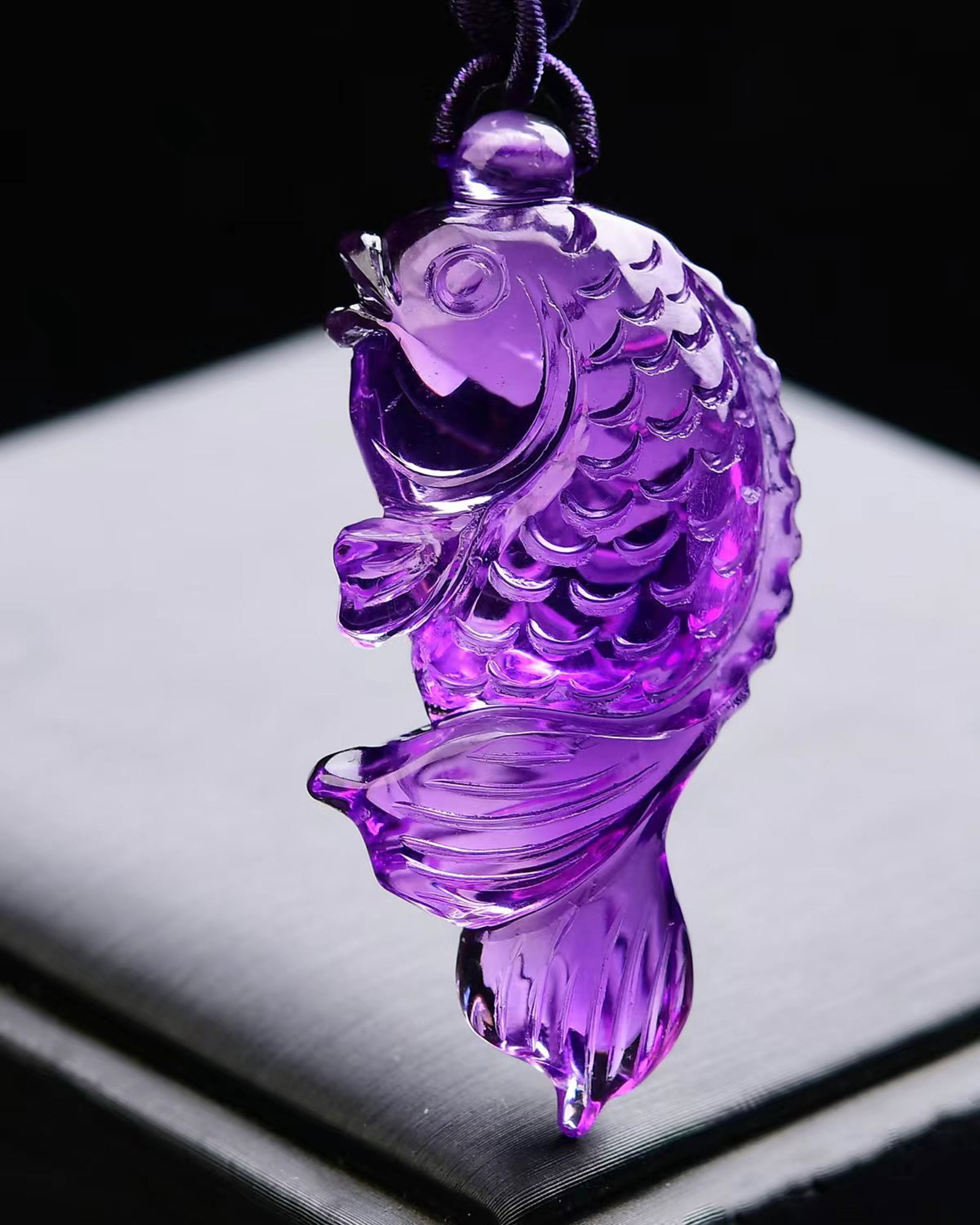 An Exquisite Crystal Fish Pendant: An Exquisite Crystal Fish Pendant,Size:53mmx25mmx14mm,Weight:20.5g 水晶鱼吊坠