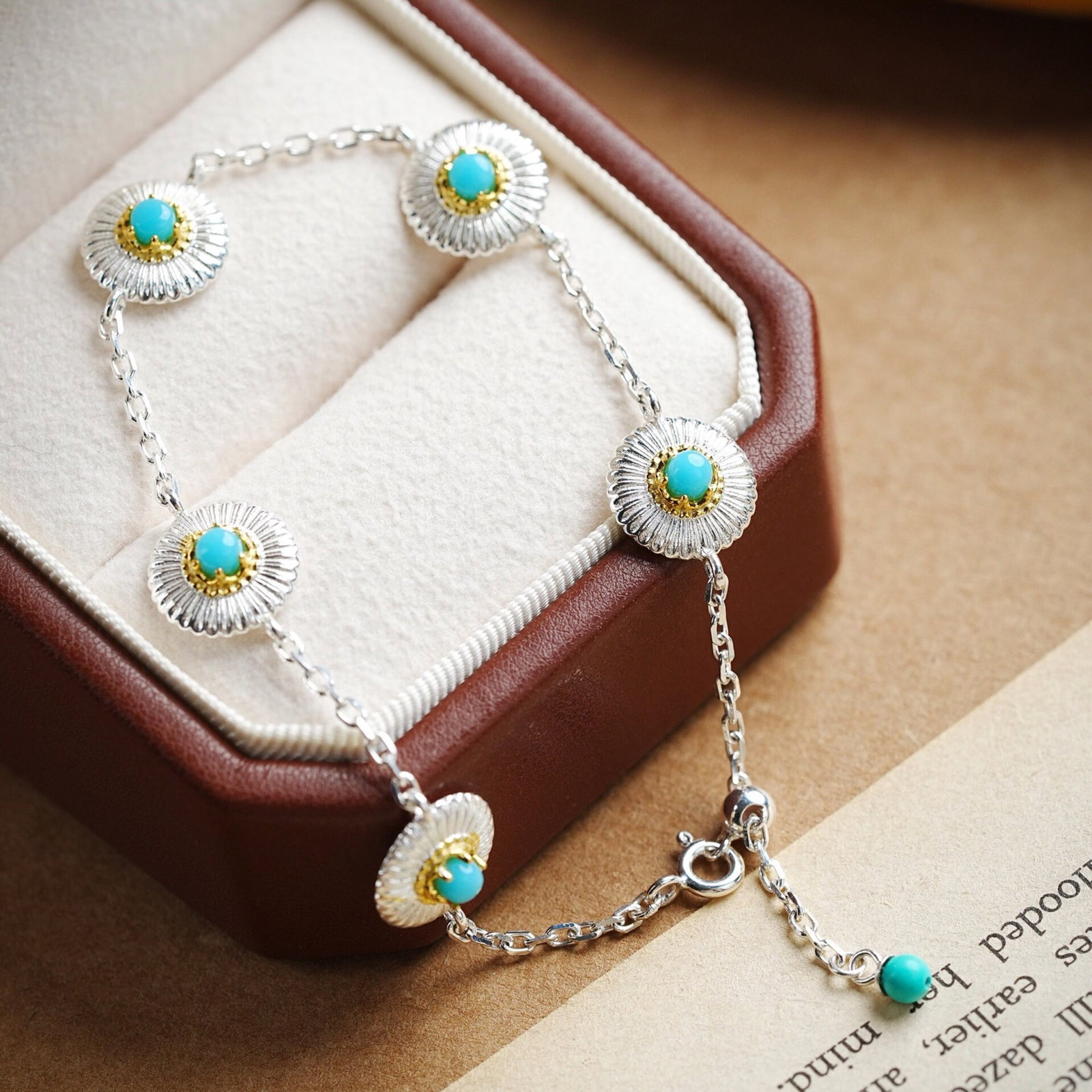 An Exquisite Sterling Silver-Gold Plated Inlaid Turquoise Bracelets: An Exquisite Sterling Silver-Gold Plated Inlaid Turquoise Bracelets,Size:21mmx175.4mm,Weight:8.56g 纯银镀金镶绿松石手链