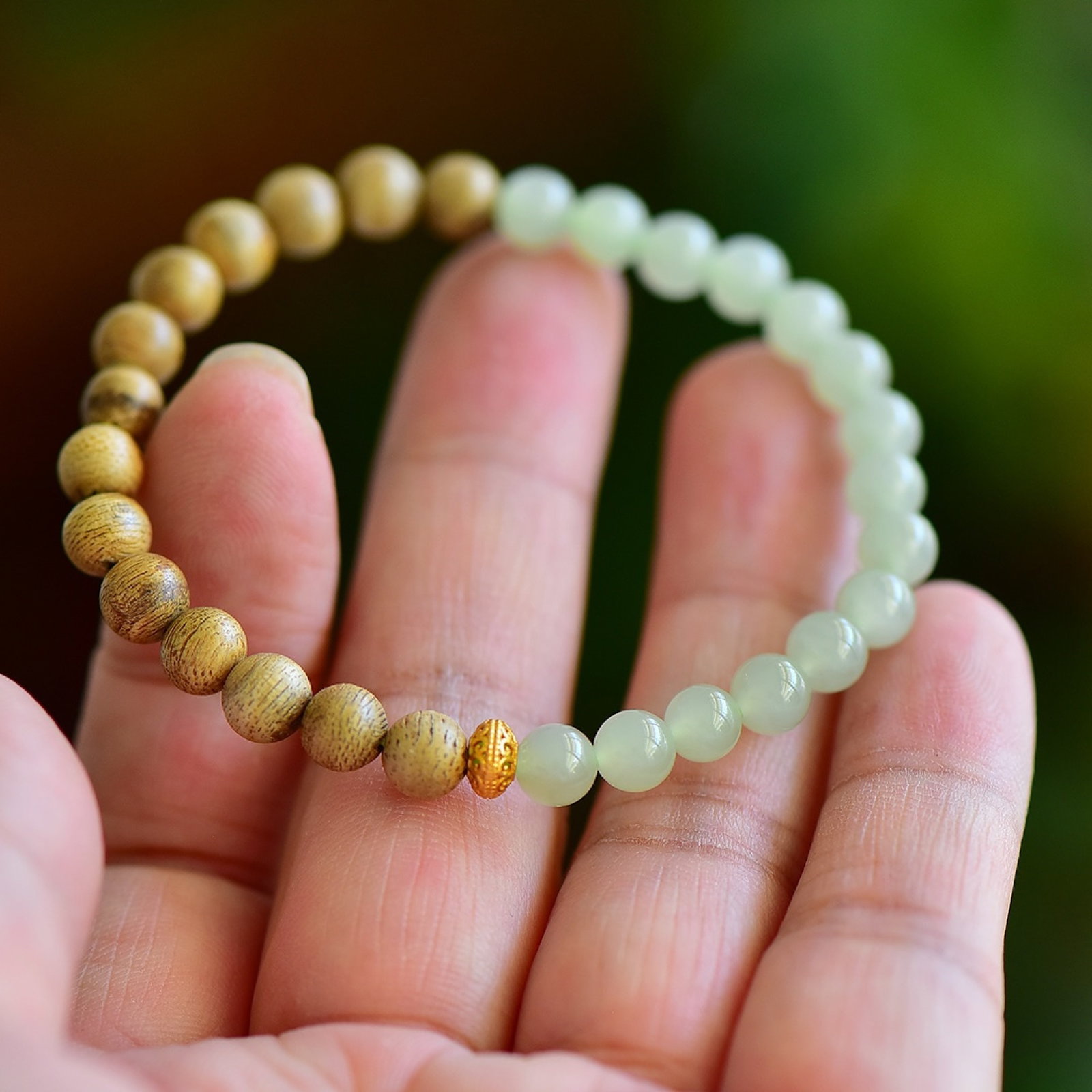 An Exquisite Greenish Jade Eaglewood Bracelets: An Exquisite Greenish Jade Eaglewood Bracelets,Size:6mm 青白玉沉香木手串