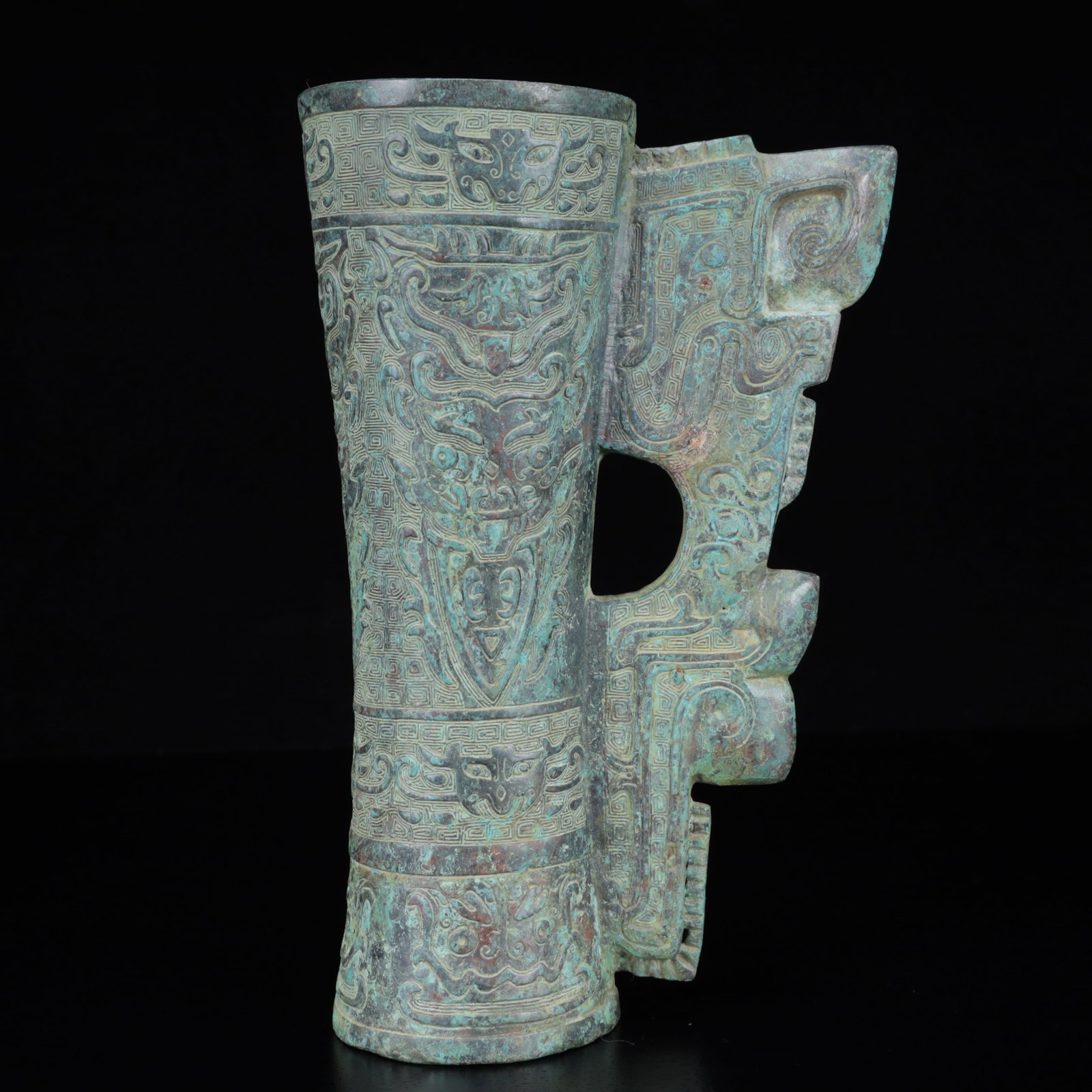 An Archaic Bronze Beast-Face Pattern Cup - 9
