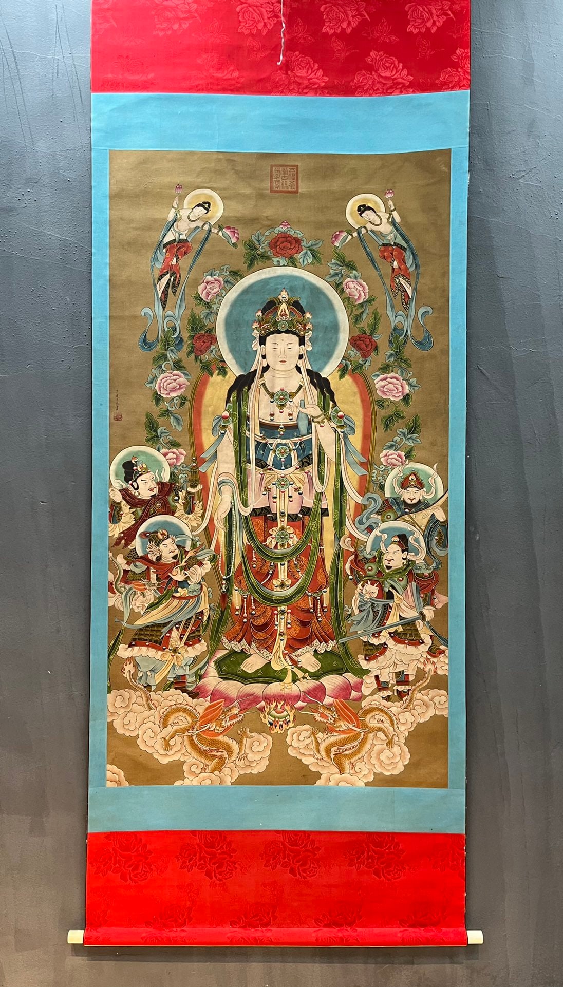 A Chinese Vertical Scroll Ink Painting of Buddha Statue on Silk,Wu Daozi (1 of 9)