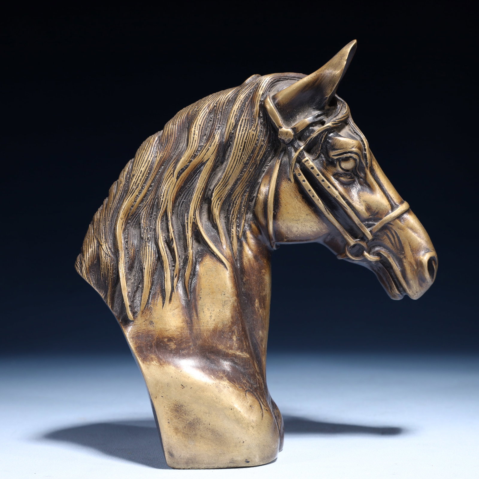 An Exquisite Bronze Horse Head Ornament: An Exquisite Bronze Horse Head Ornament,Qing Dynasty,China,Size:6.7inx3.1inx7.9in,Weight:1300g 铜马头摆件,中国清代