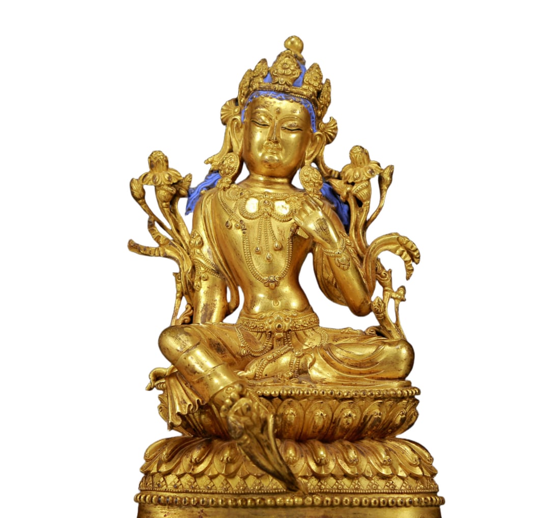 An Exquisite Gilt Bronze Statue of Tara: An Exquisite Gilt Bronze Statue of Tara,Ming Dynasty, China,Size:5.9inx5.5inx9.8in,Weight:2830g 铜鎏金度母像，明代
