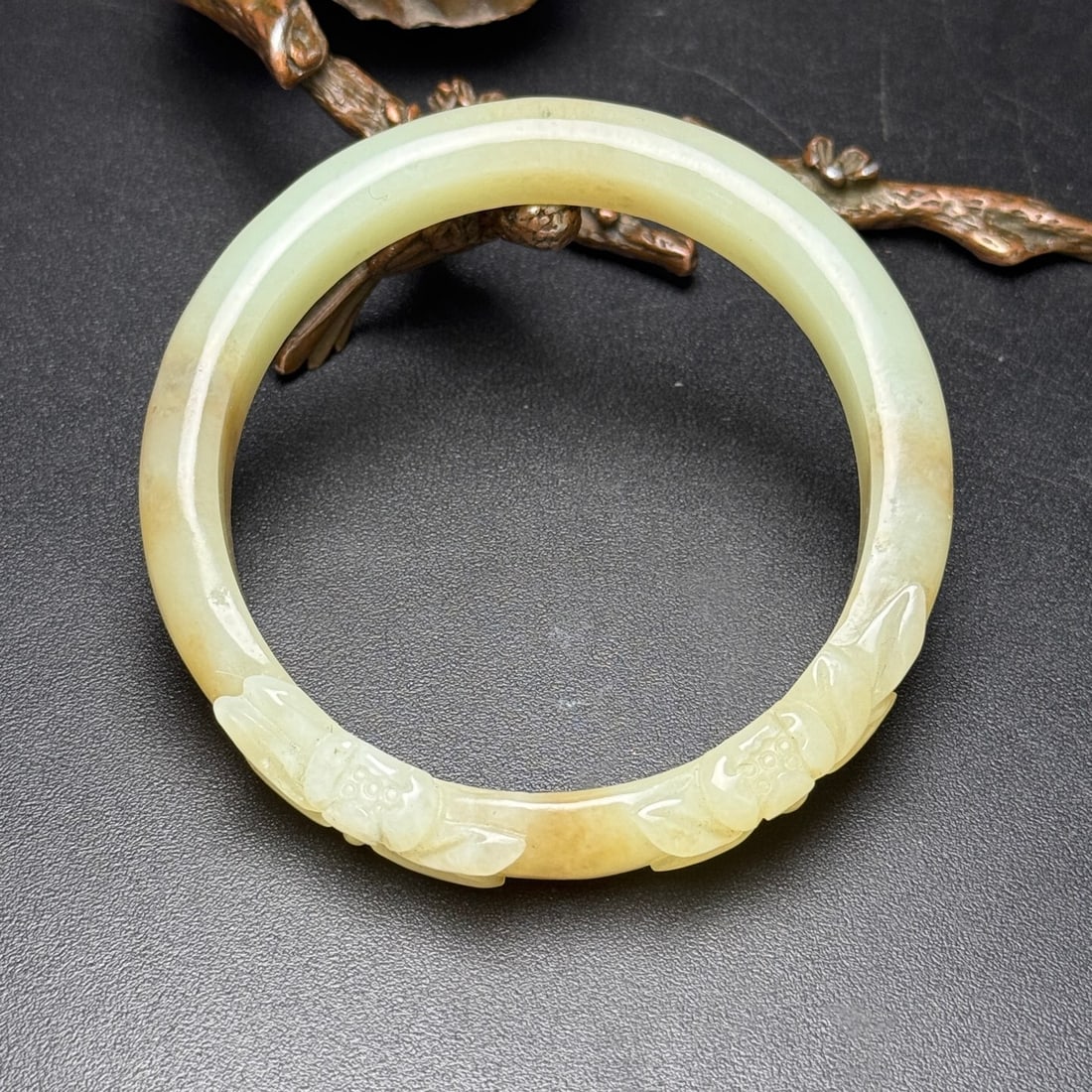 An Exquisite White Jade Lotus Pattern Bracelets: An Exquisite White Jade Lotus Pattern Bracelets,Qing Dynasty,China,Size:56.5mmx71mm,Weight:44g 白玉莲花纹手镯,中国清代