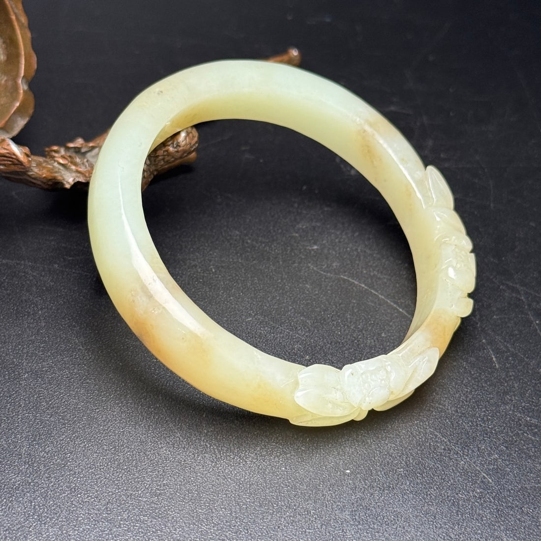 An Exquisite White Jade Lotus Pattern Bracelets - 3