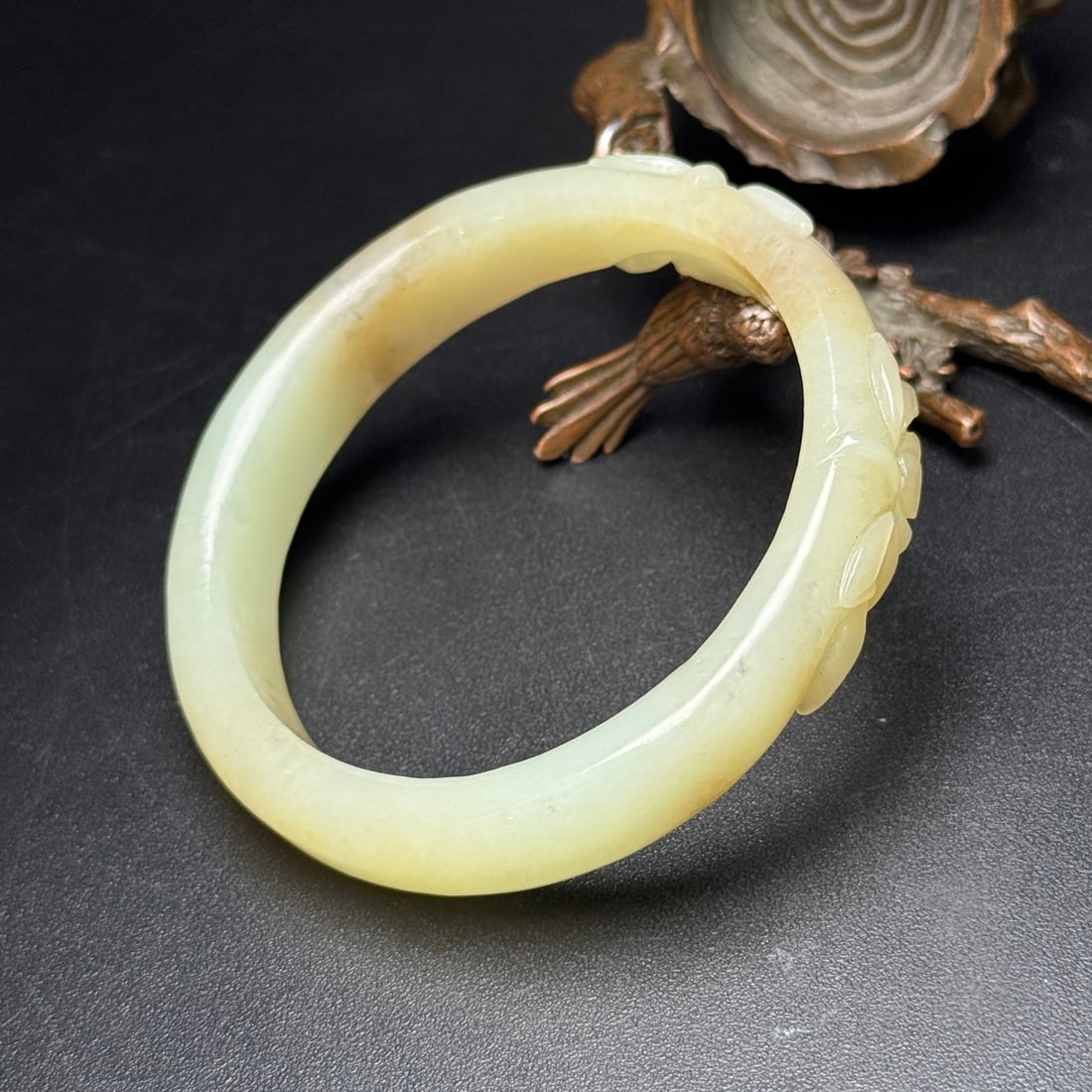 An Exquisite White Jade Lotus Pattern Bracelets - 4