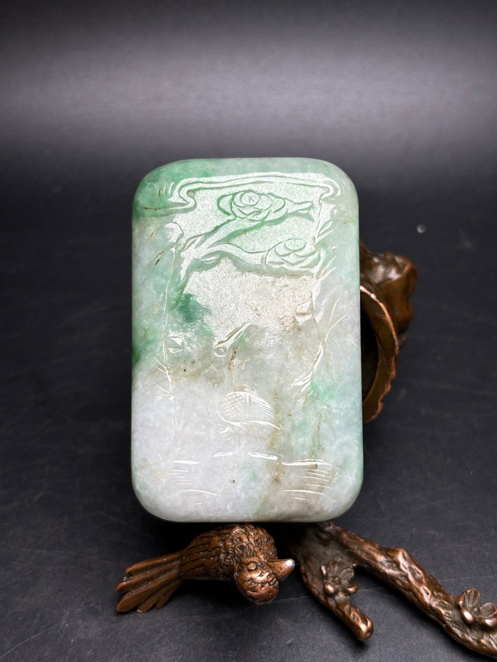 An Exquisite Jadeite Figure Pattern Pendant - 2