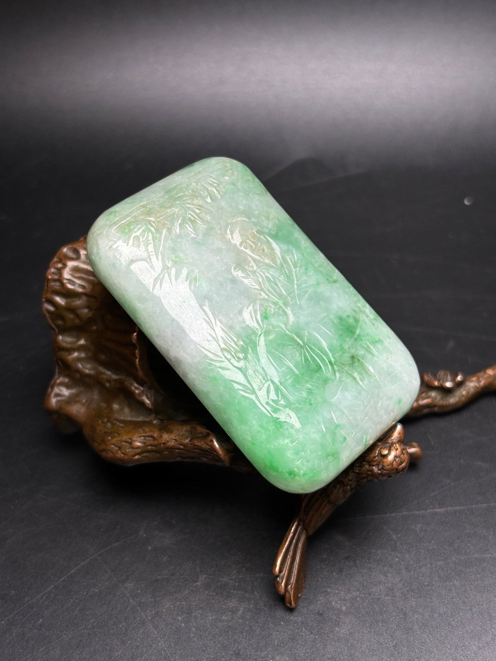 An Exquisite Jadeite Figure Pattern Pendant - 3