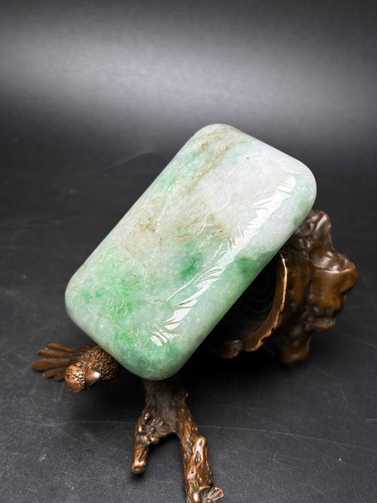 An Exquisite Jadeite Figure Pattern Pendant - 4