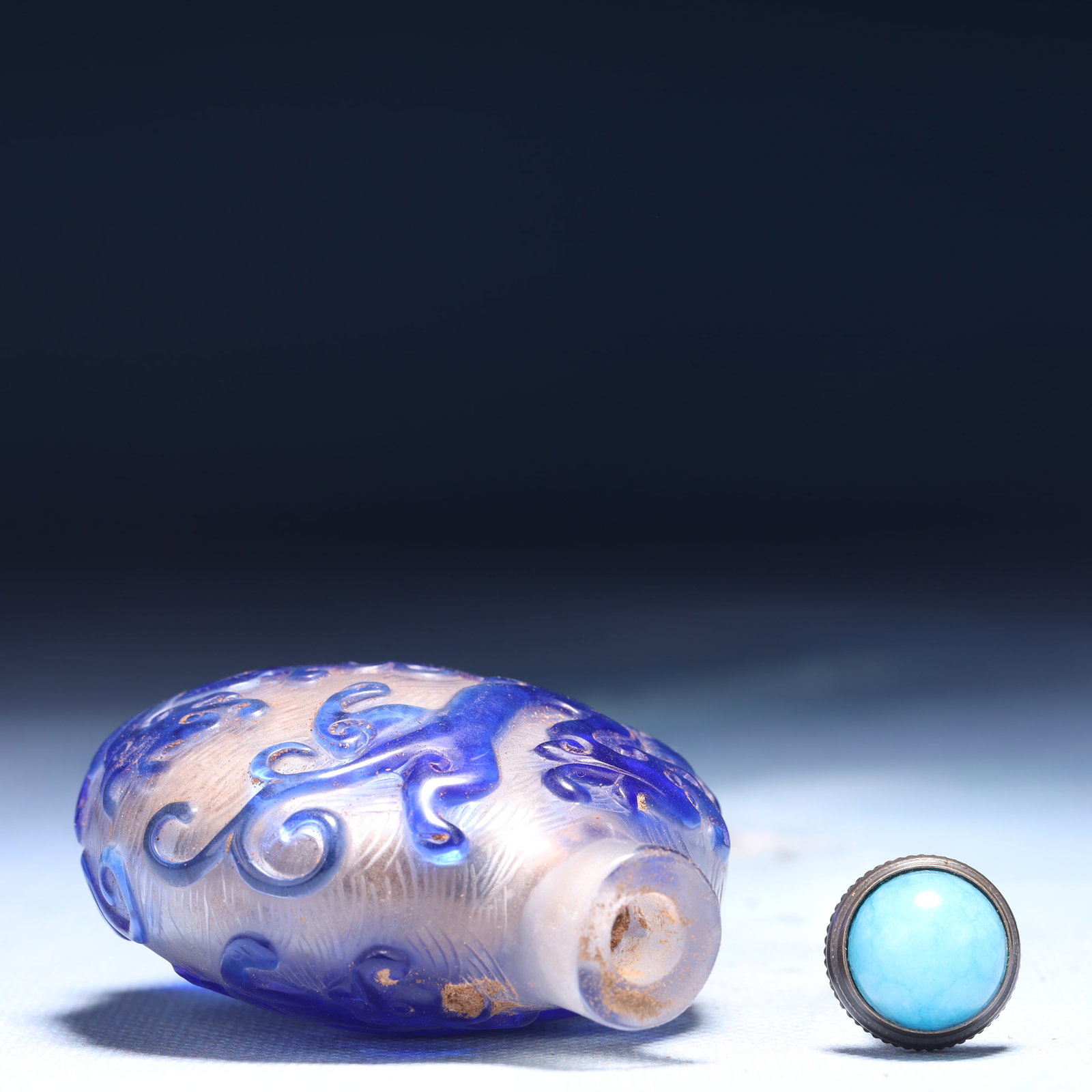 An Exquisite Glass Auspicious Beast Pattern Snuff Bottle - 6