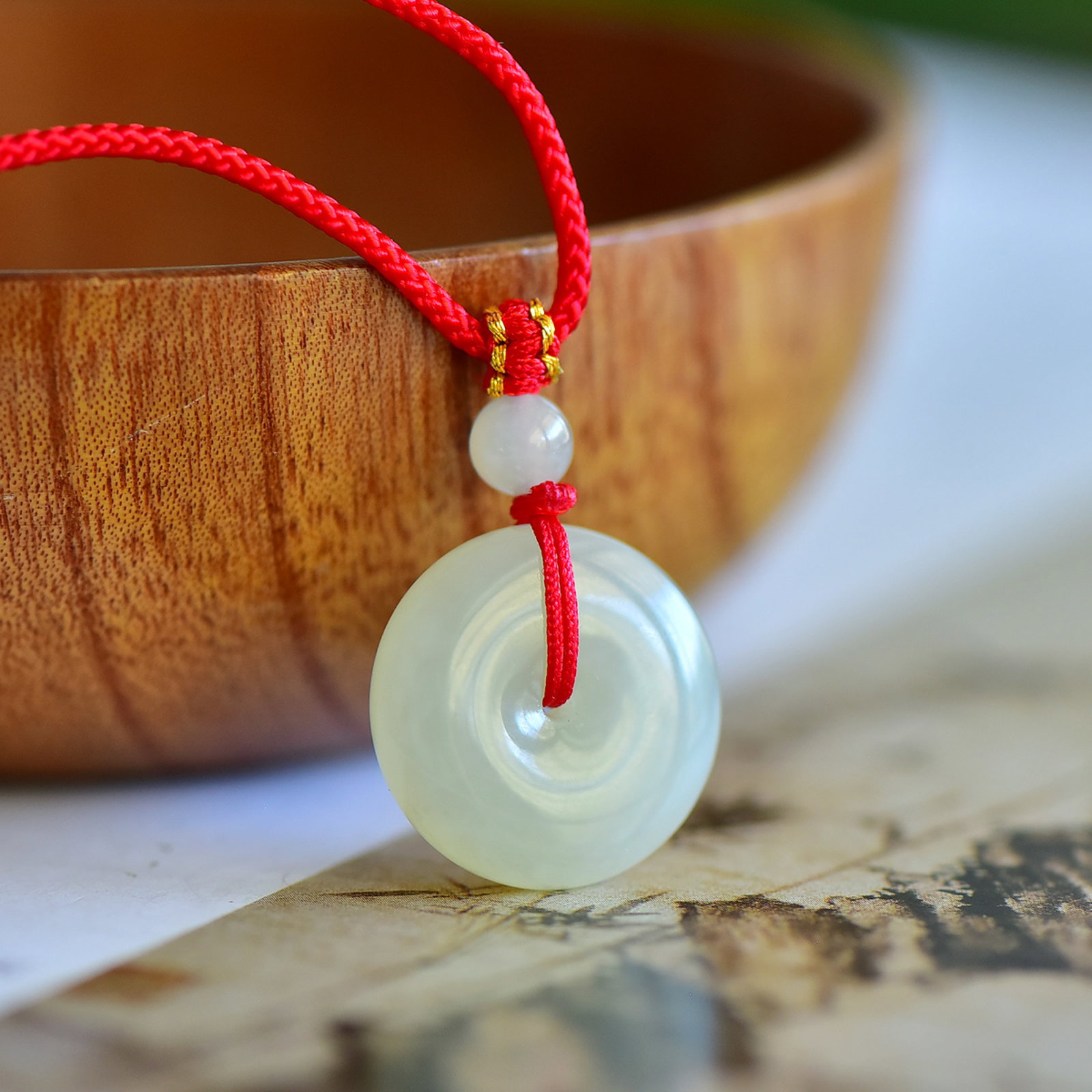 An Exquisite White Jade Pendant: An Exquisite White Jade Pendant,Size:18mmx20mm 寓意:平平安安,平安富贵。 白玉吊坠