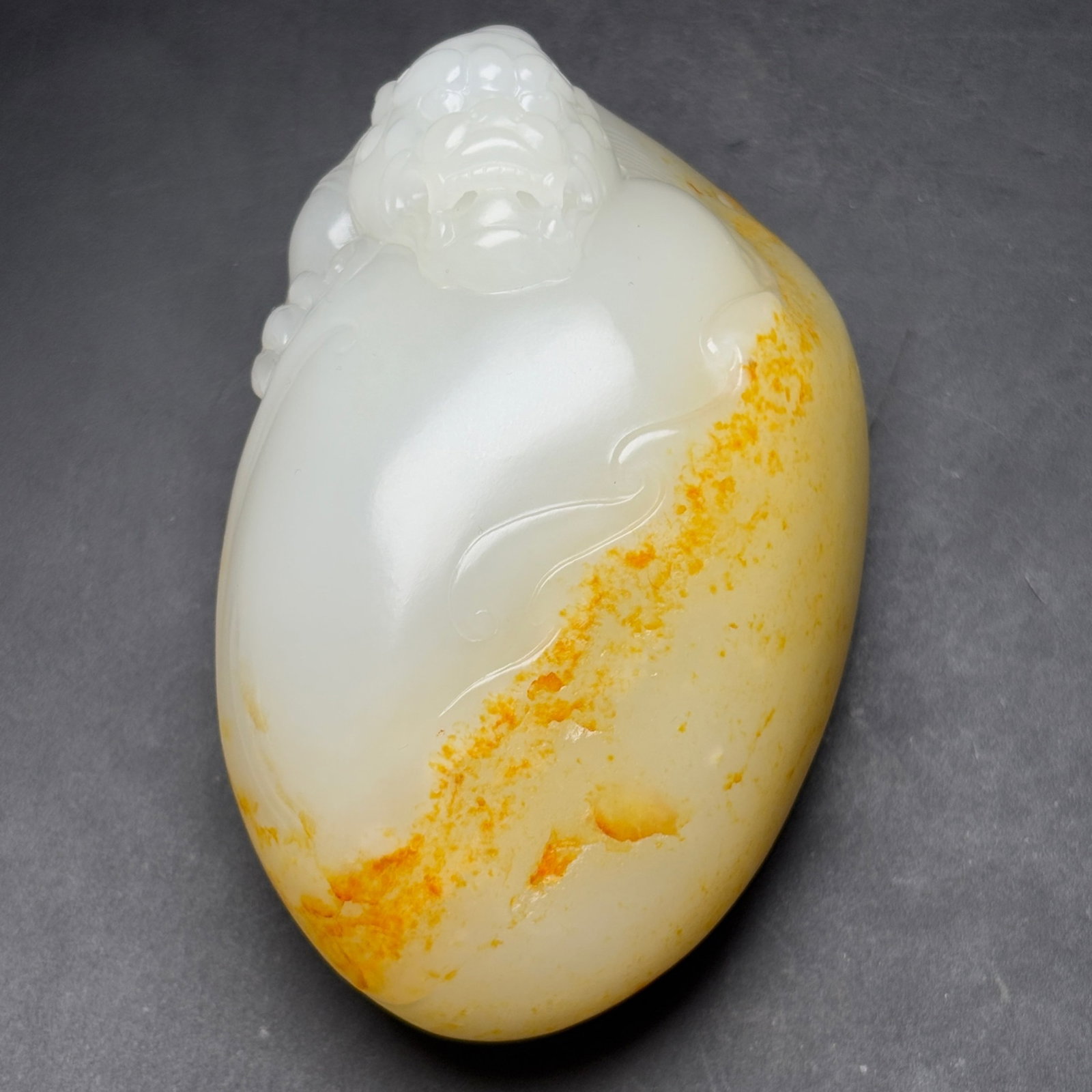 An Exquisite White Jade Dragon Pattern Hand Piece (1 of 7)