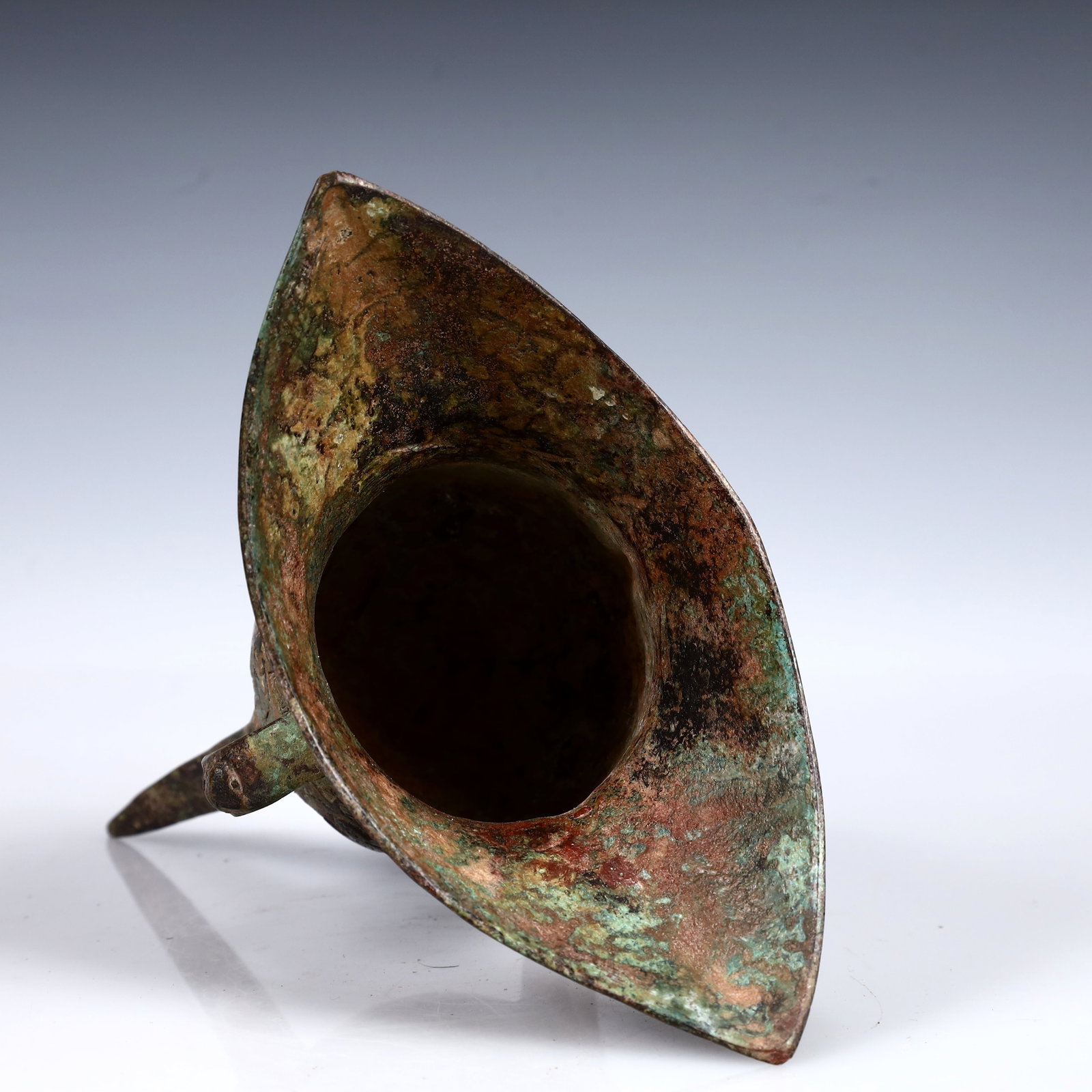 A Rare Bronze Goblet - 15