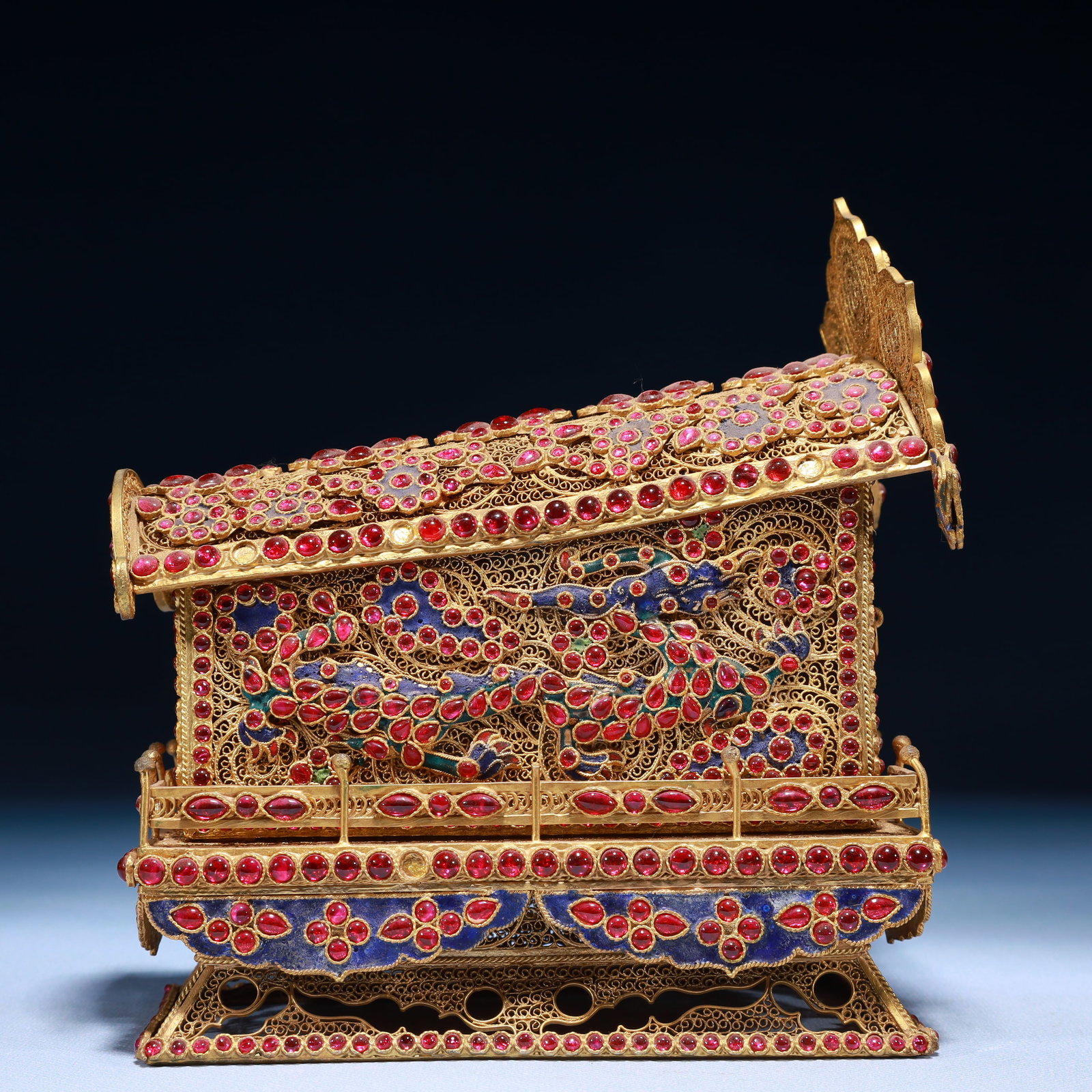 An Exquisite Filigree and Gilding Phoenix Pattern Ornament,Inlaid Gems: An Exquisite Filigree and Gilding Phoenix Pattern Ornament,Inlaid Gems,Qing Dynasty,China,Qianlong Four-character Mark,Size:6.7inx5.5inx7.1in,Weight:900g 掐丝鎏金凤ಬ