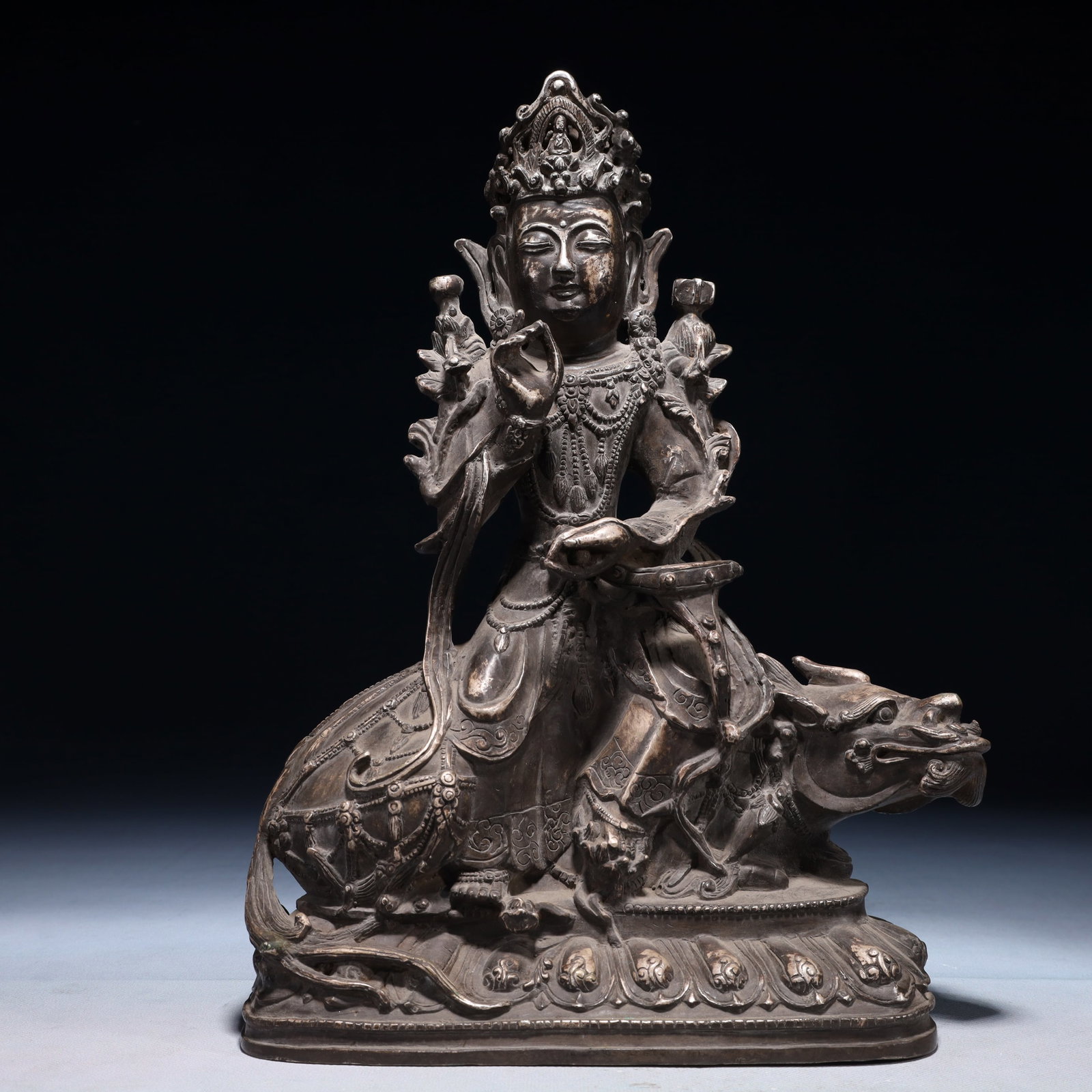 A Solemn Silver-plated Bronze Statue of Manjusri: A Solemn Silver-plated Bronze Statue of Manjusri,Qing Dynasty,China,Size:9.4inx3.9inx13in,Weight:2950g 铜镀银文殊菩萨像,中国清代