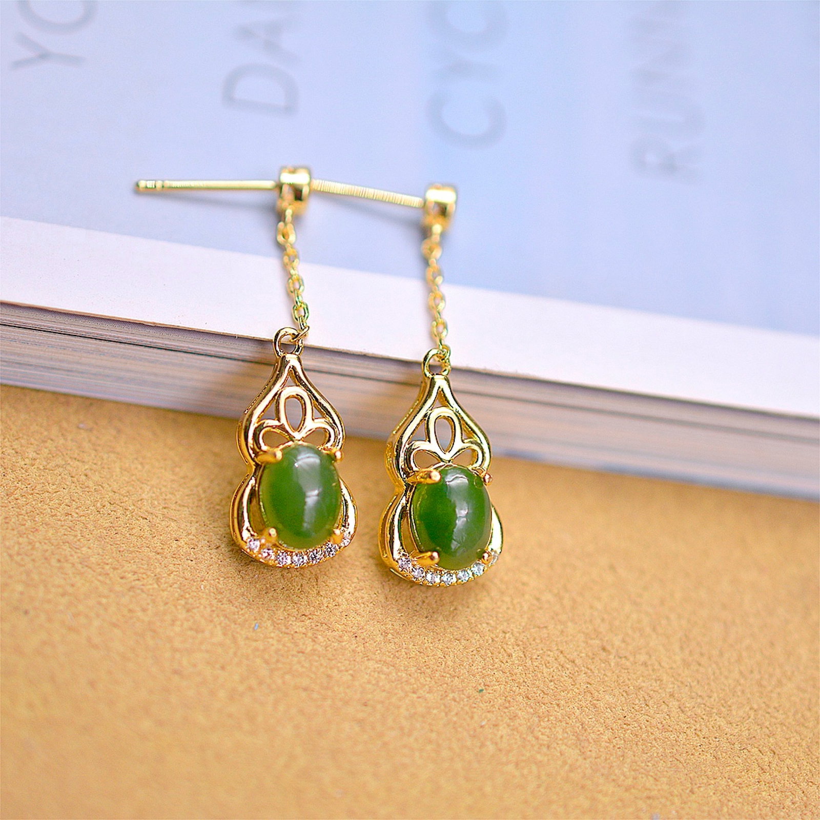 A Pair of Exquisite Bronze-Gold Plated Inlaid Jasper Earrings,Inlaid Diamond: A Pair of Exquisite Bronze-Gold Plated Inlaid Jasper Earrings,Inlaid Diamond,Size:6mmx8mm 一对铜镀金镶碧玉耳环,嵌钻石