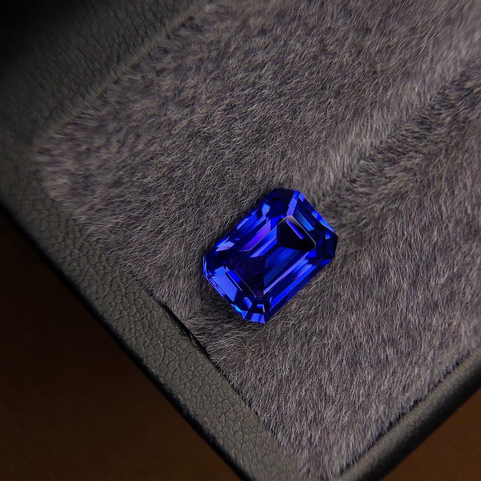4.55Ctw Natural Sapphire Loose: 4.55Ctw Natural Sapphire Loose,Size:11mmx7.9mmx5.7mm 4.55Ctw天然蓝宝石裸石