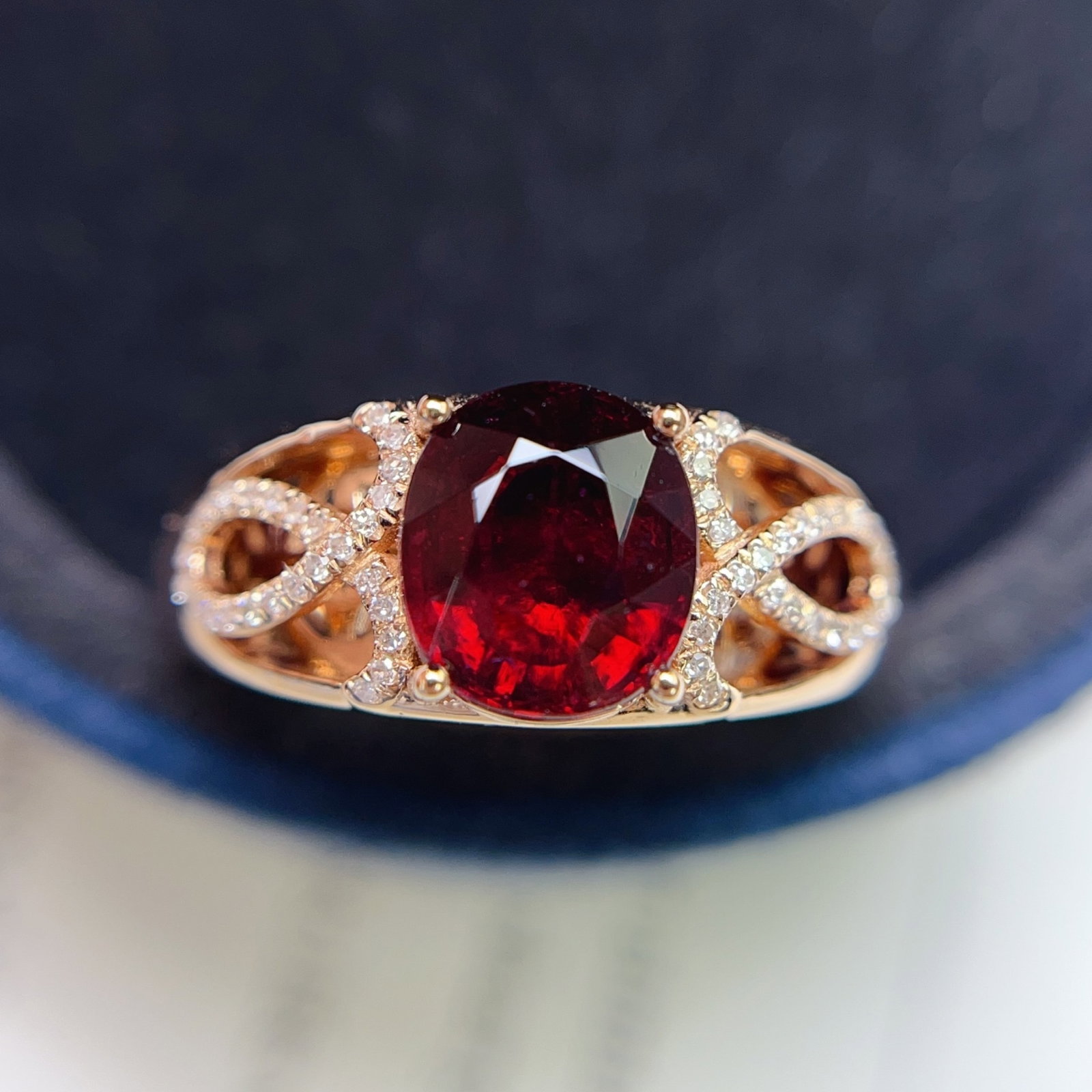 A Exquisite 18k Gold Inlaid 1.40ct Natural Tourmaline Ring,Inlaid Diamond: A Exquisite 18k Gold Inlaid 1.40ct Natural Tourmaline Ring,Inlaid Diamond,Total Weight:4.74g 18k金镶 1.40ct 天然碧玺戒指,嵌钻石