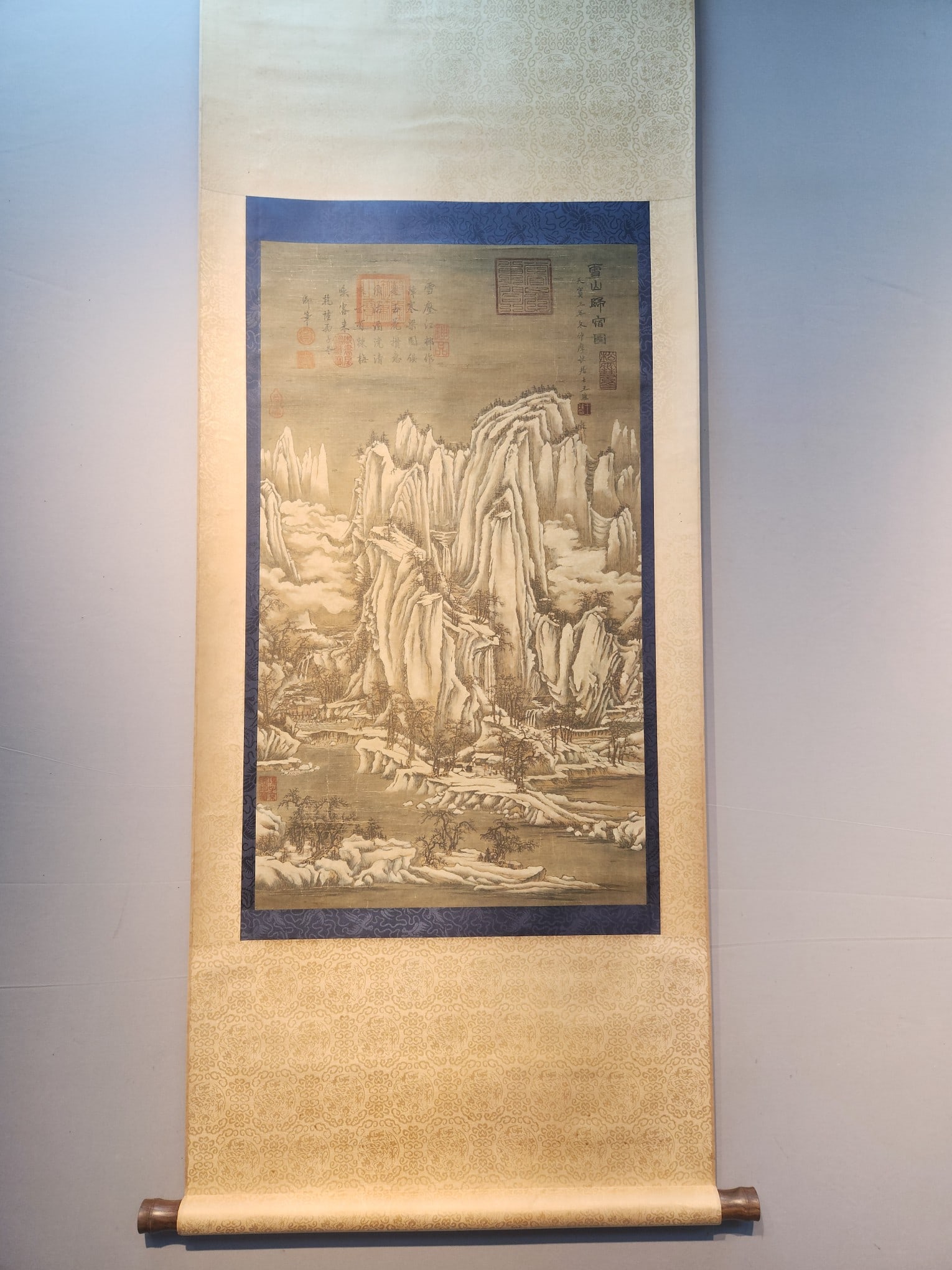 A Chinese Vertical Scroll Ink Painting of Landscape on Silk,Wang Wei: A Chinese Vertical Scroll Ink Painting of Landscape on Silk,Wang Wei,Size:(Without frame)33.5inx19.3in 一幅中国水墨绢本山水画立&