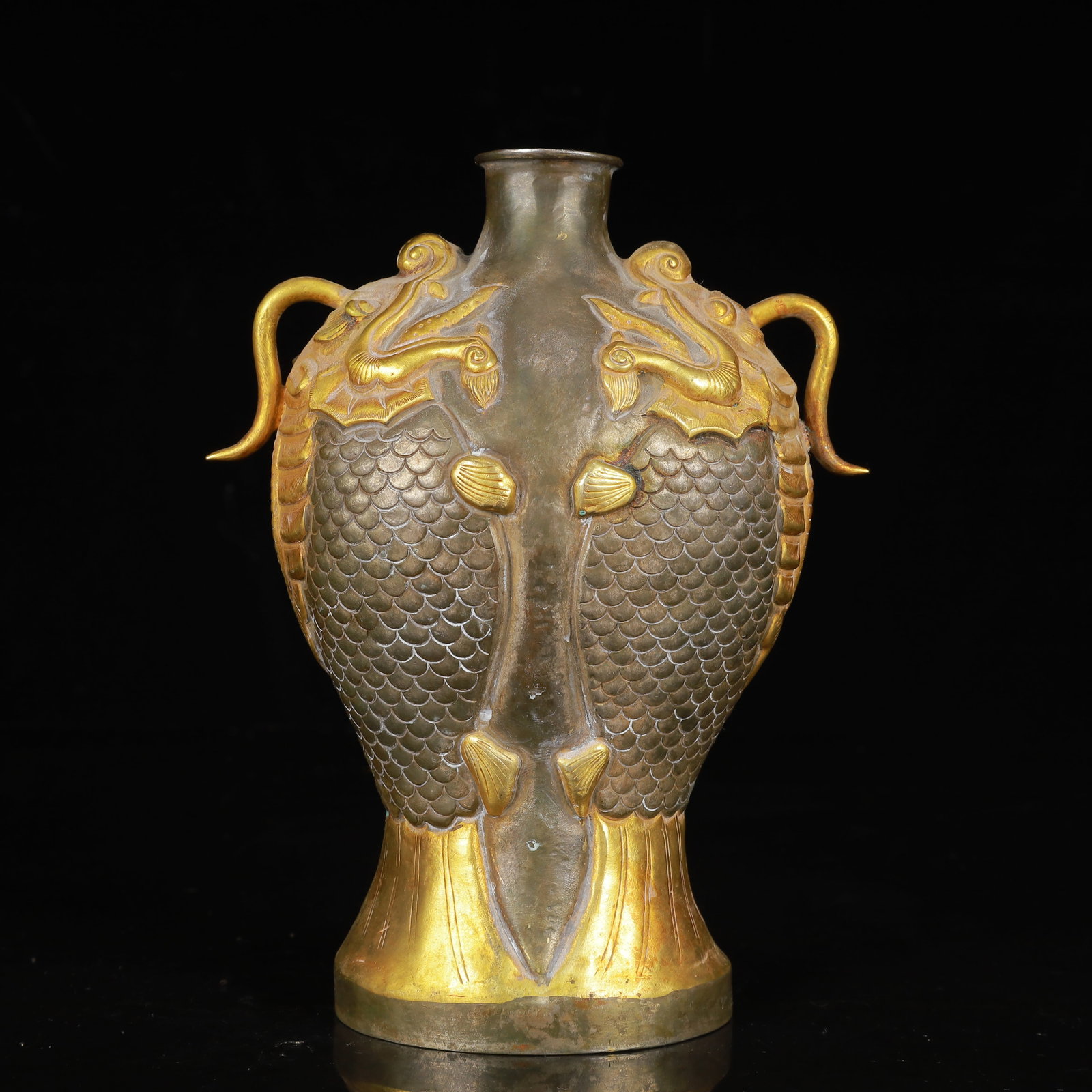 An Exquisite Gilt Silver Double-Ears Fish Vase: An Exquisite Gilt Silver Double-Ears Fish Vase,Qing Dynasty,China,Size:5.1inx3.1inx7.1in,Weight:700g 银鎏金双耳鱼瓶,中国清代