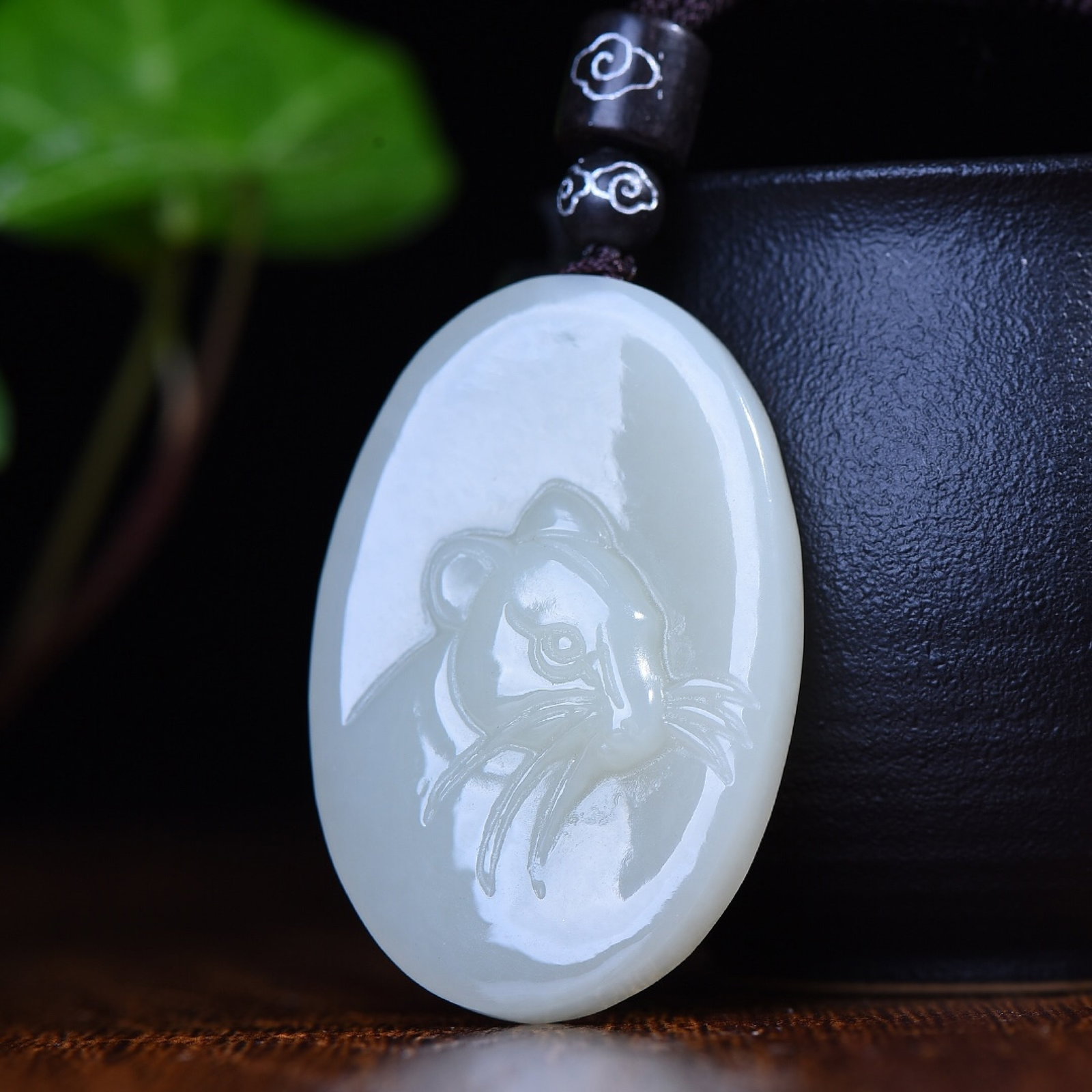 An Exquisite White Jade Mouse Pattern Pendant - 2