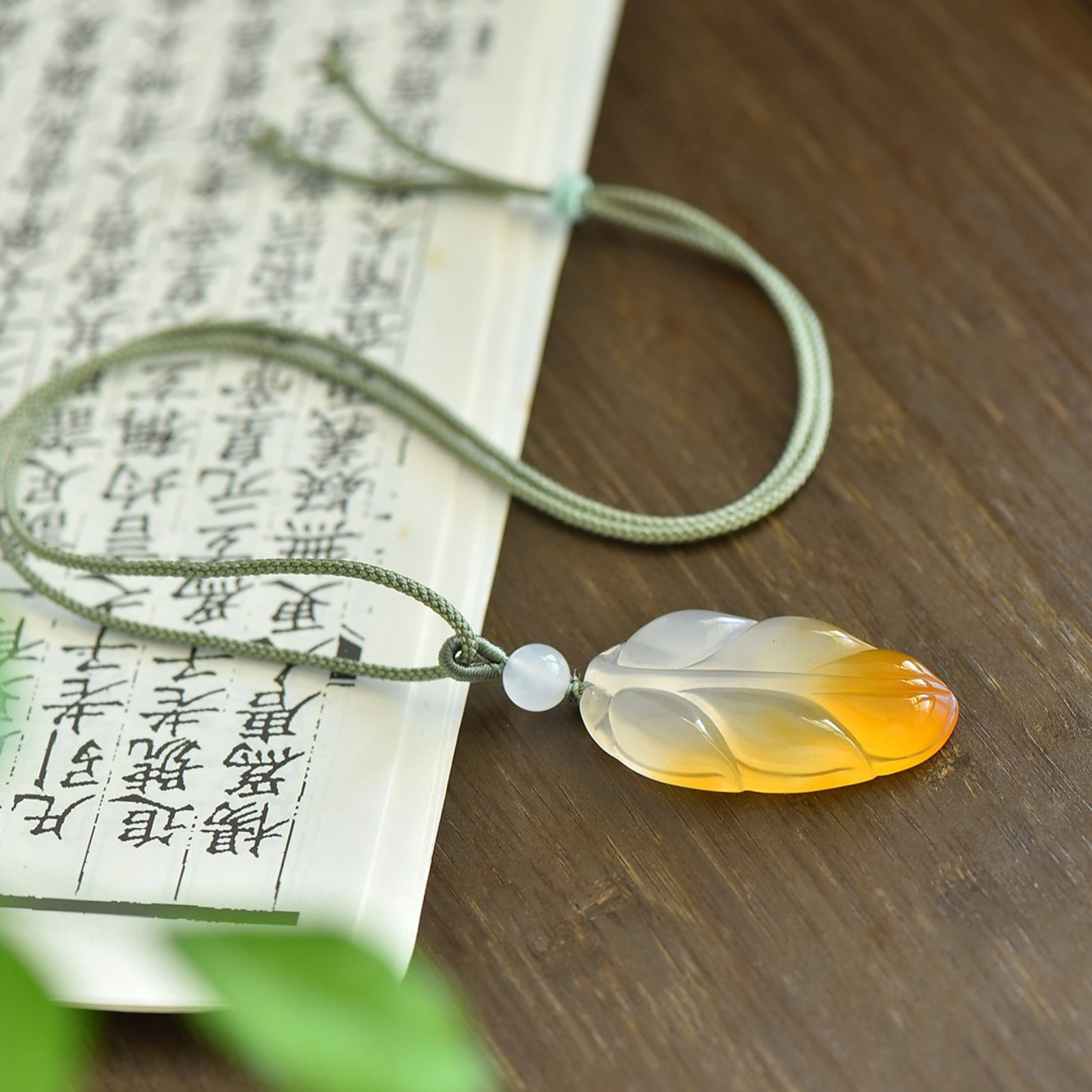 An Exquisite Leaf Pendant - 4