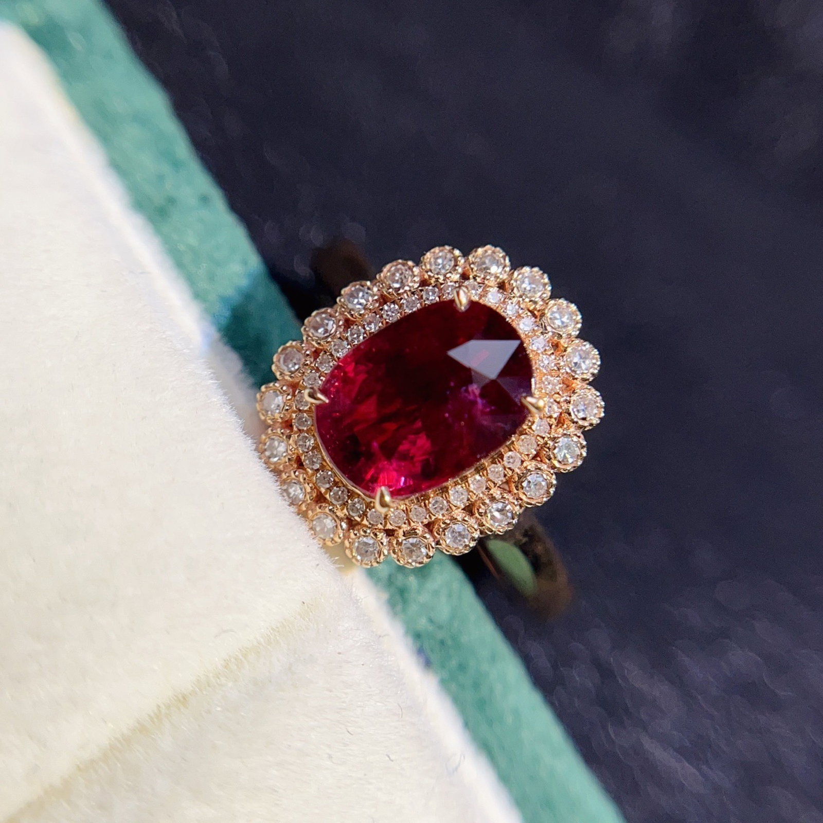 A Exquisite 18k Gold Inlaid 2.20ct Natural Tourmaline Ring,Inlaid Diamond: A Exquisite 18k Gold Inlaid 2.20ct Natural Tourmaline Ring,Inlaid Diamond,Total Weight:4.03g 18k金镶 2.20ct 天然碧玺戒指,嵌钻石