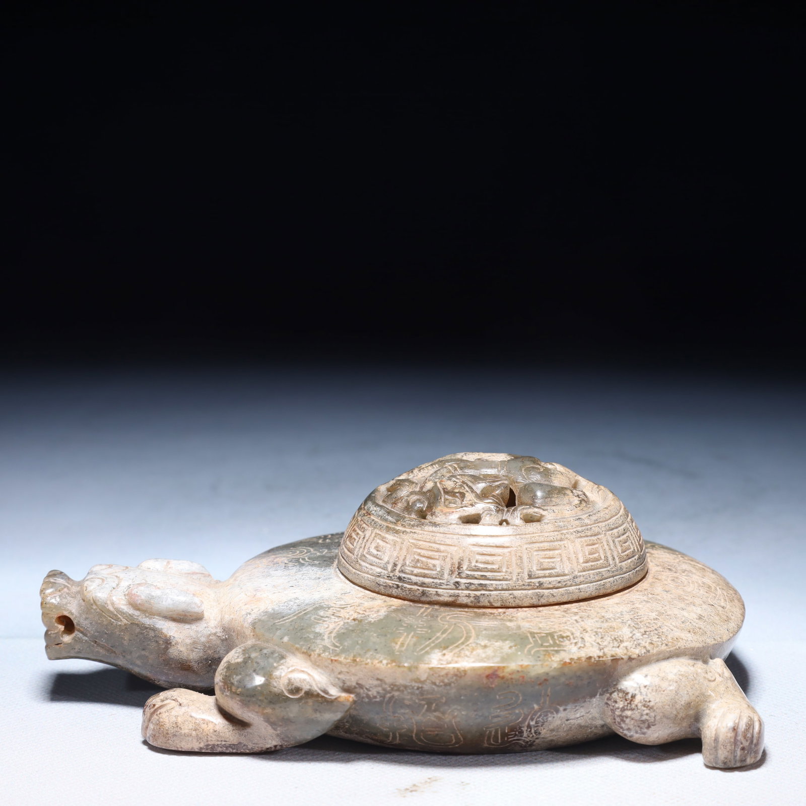 An Exquisite Green Jade Beast Censer,With Inscription: An Exquisite Green Jade Beast Censer,With Inscription,Qing Dynasty,China,Size:6.3inx4.7inx2in,Weight:700g 青玉兽香炉,带铭文,中国清