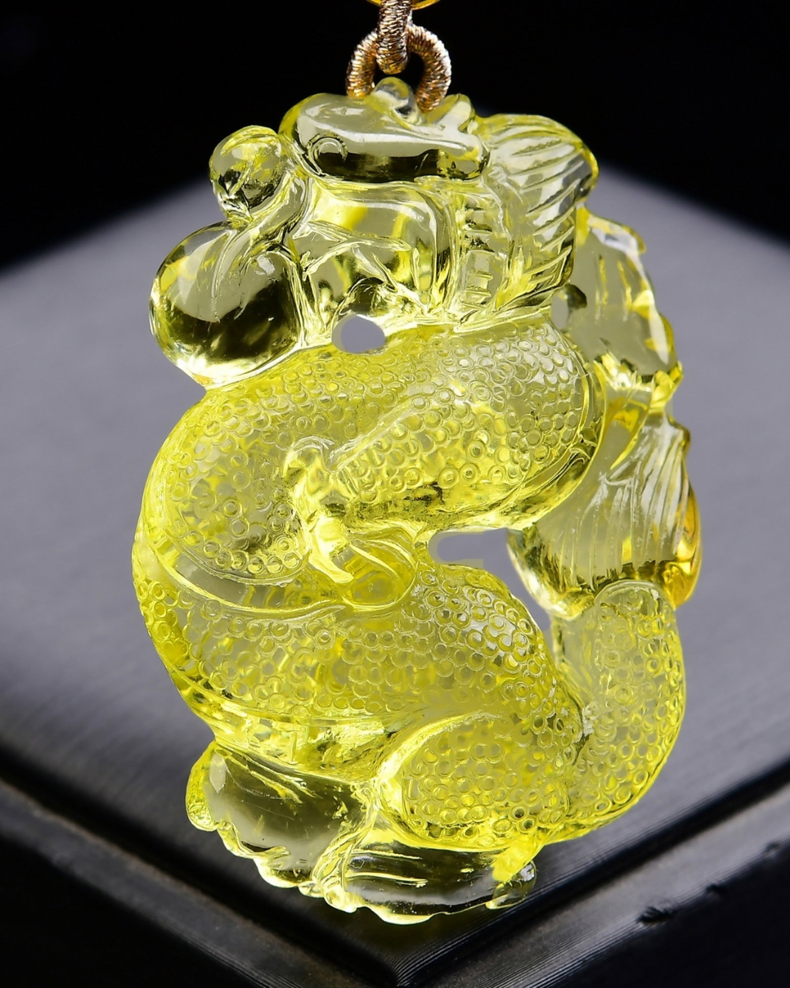 An Exquisite Crystal Dragon Pendant: An Exquisite Crystal Dragon Pendant,Size:52mmx37mmx14mm,Weight:65.8g 寓意生意兴隆,吉祥安康,晶体通透,完美