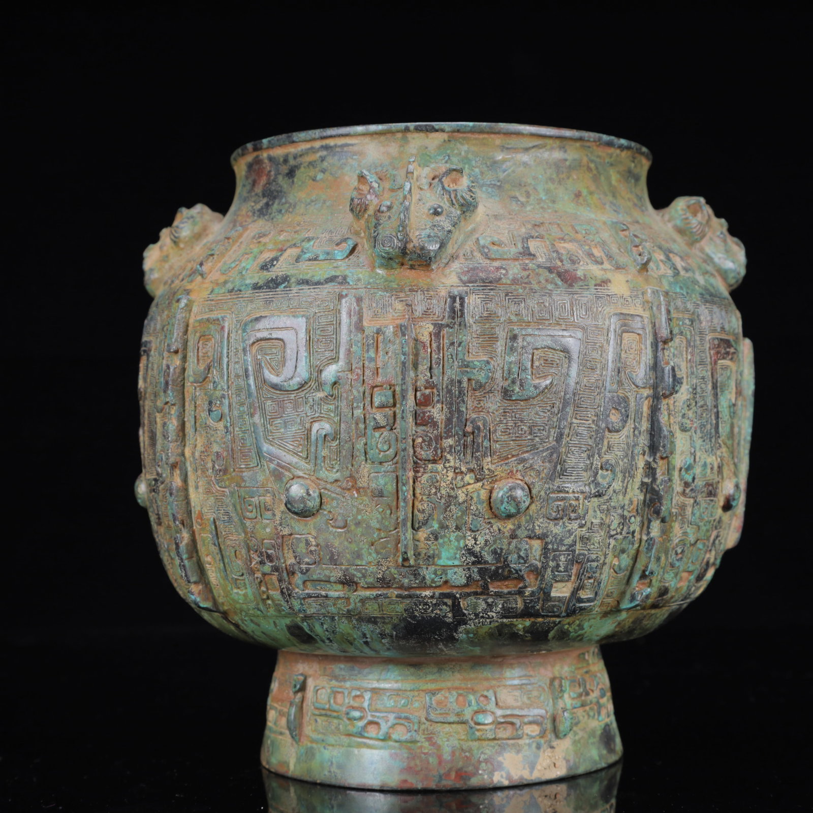 An Archaic Bronze Beast-Face Pattern Sheep-Ears Jar: An Archaic Bronze Beast-Face Pattern Sheep-Ears Jar,the Warring States Period in China,Size:7.5inx7.9in,Weight:2950g 青铜兽面纹羊耳罐,中国&#