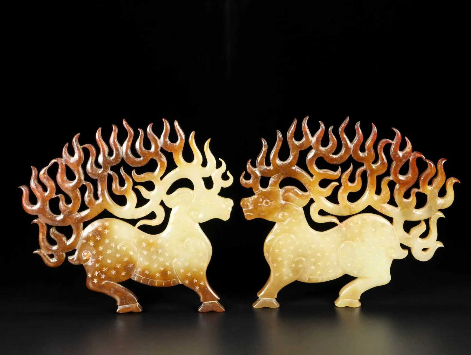 A Pair of Exquisite White Jade Sika Deer Pendants (1 of 9)