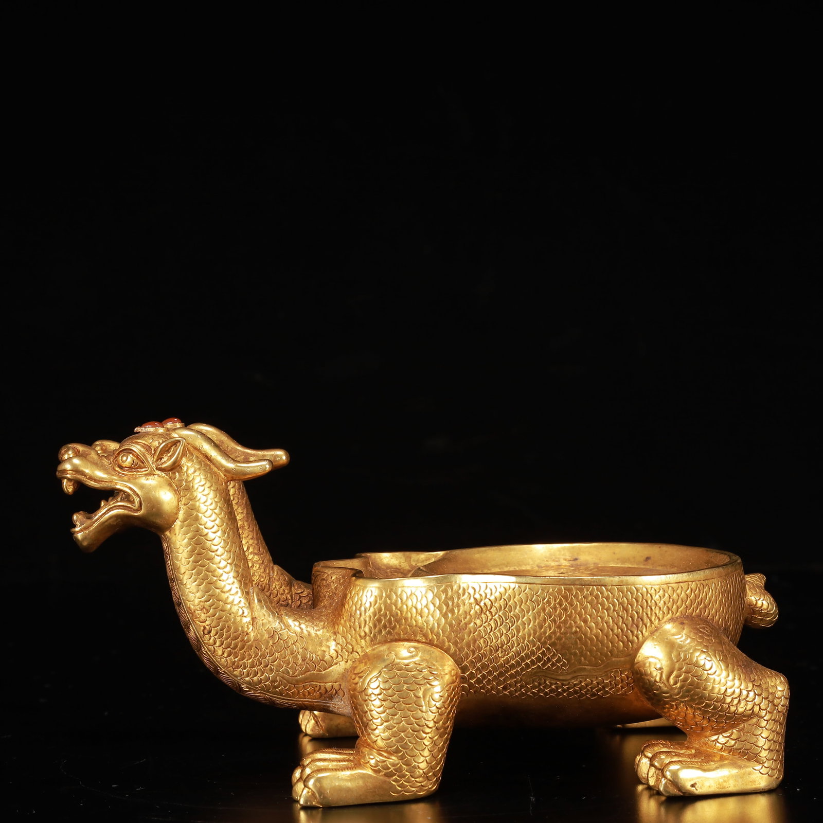 An Exquisite Gilt Bronze Dragon and Turtle Inkstone,Inlaid Gems: An Exquisite Gilt Bronze Dragon and Turtle Inkstone,Inlaid Gems,Qing Dynasty, China,Size:7.9inx3.7inx3.9in,Weight:2350g 铜鎏金龙龟砚台,嵌宝石