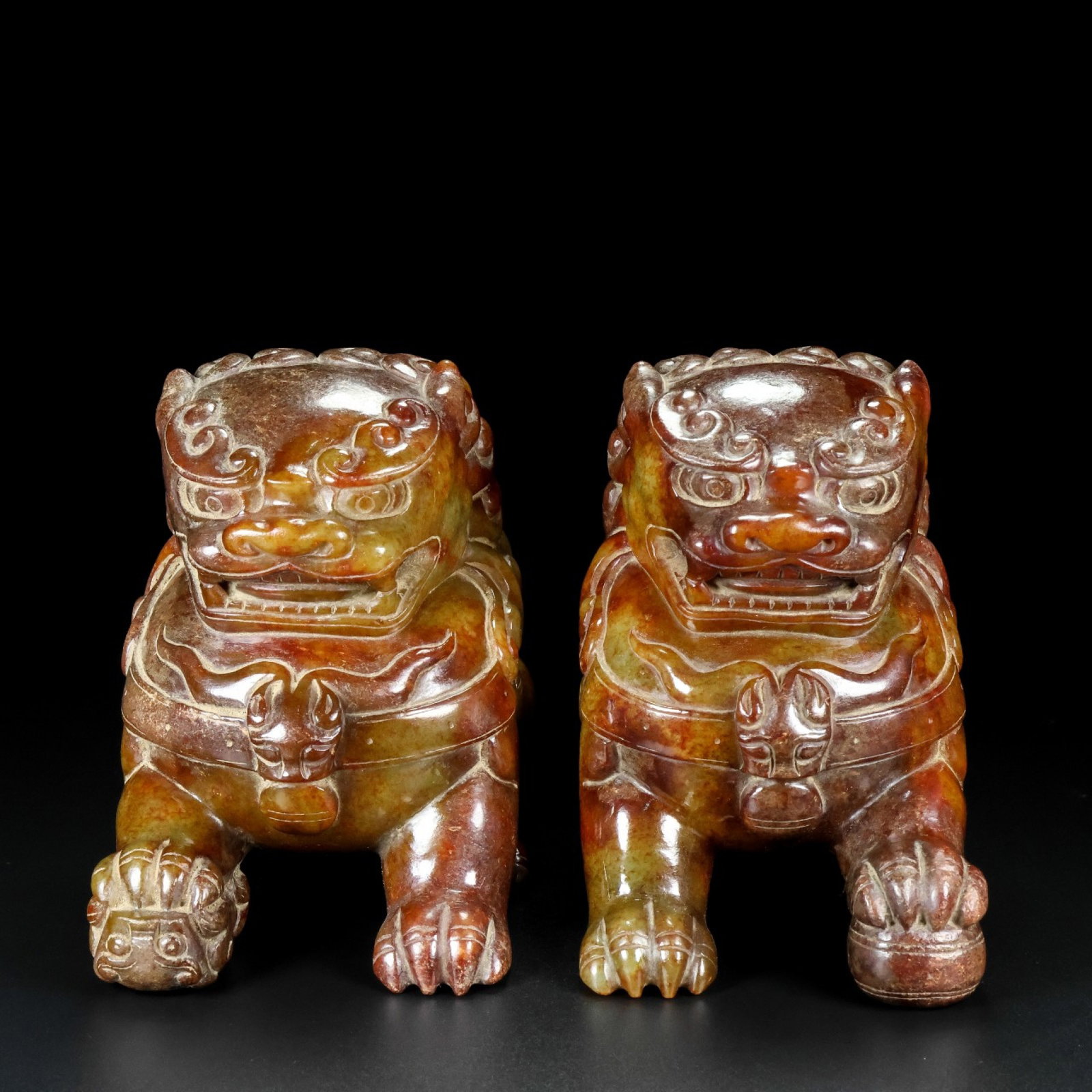 A Pair of Exquisite White Jade Lion Ornaments: A Pair of Exquisite White Jade Lion Ornaments,Qing Dynasty,China,Size:5.9inx3.5inx5.1in,Weight:2406g 一对白玉狮子摆件,中国清代