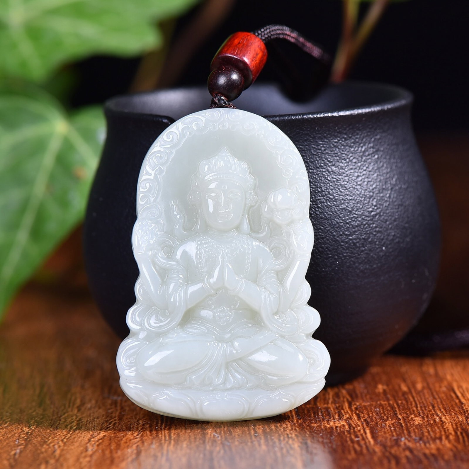 An Exquisite Sapphire Avalokitesvara Pendant: An Exquisite Sapphire Avalokitesvara Pendant,Size:36mmx52mm