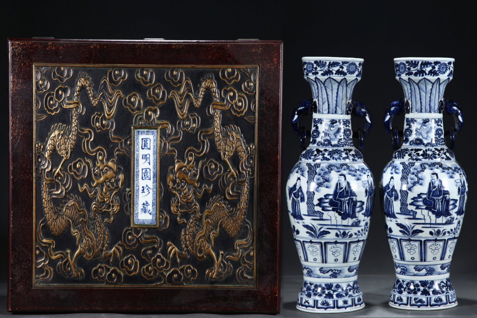 A Pair of Huge Blue and White Character and Story Pattern Elephant-Ears Vases: A Pair of Huge Blue and White Character and Story Pattern Elephant-Ears Vases,Yuan Dynasty,China,Size:24.2inx8.3in 一对青花人物故事纹象ň