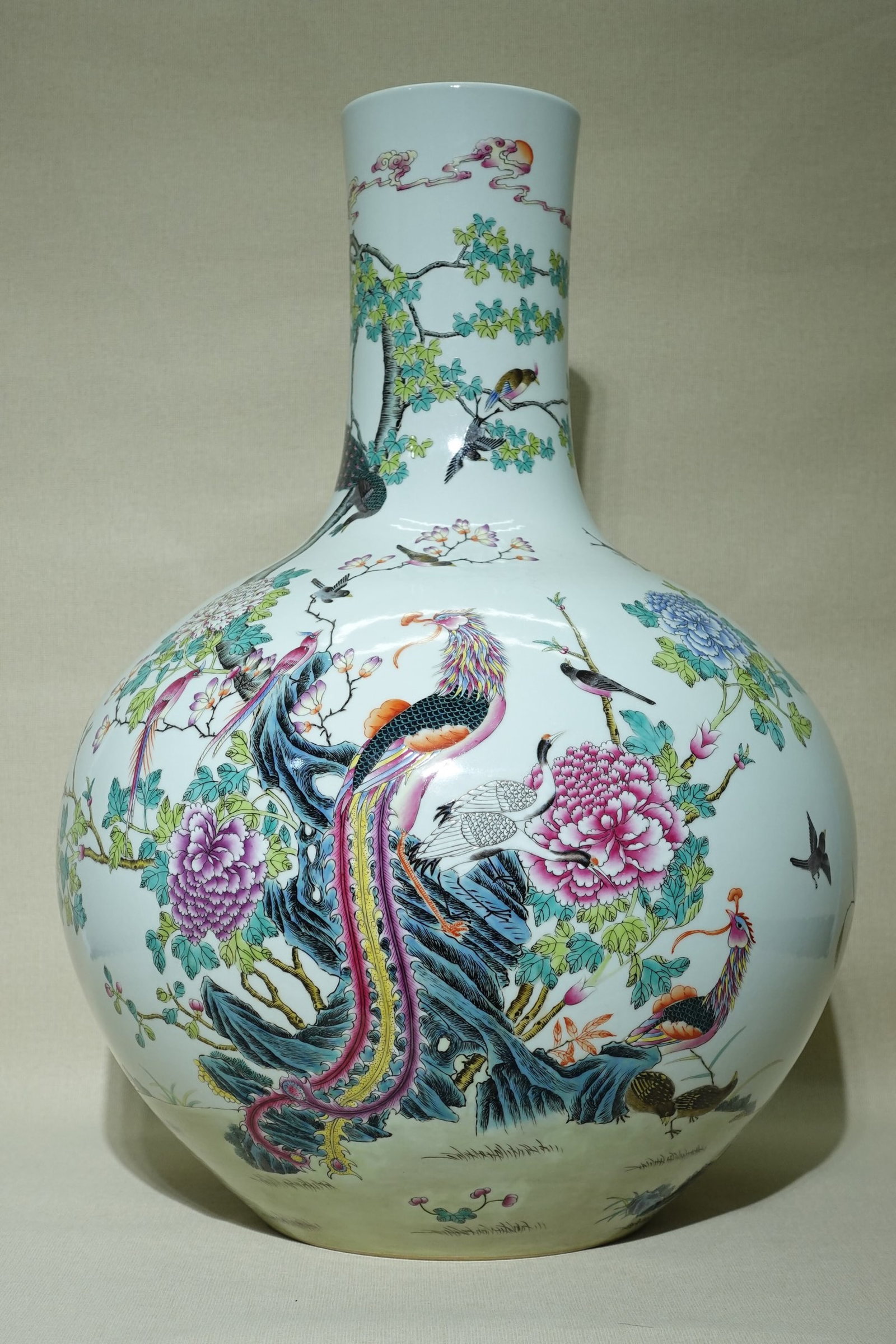 A Huge Famille-Rose Flower and Bird Pattern Vase (1 of 9)