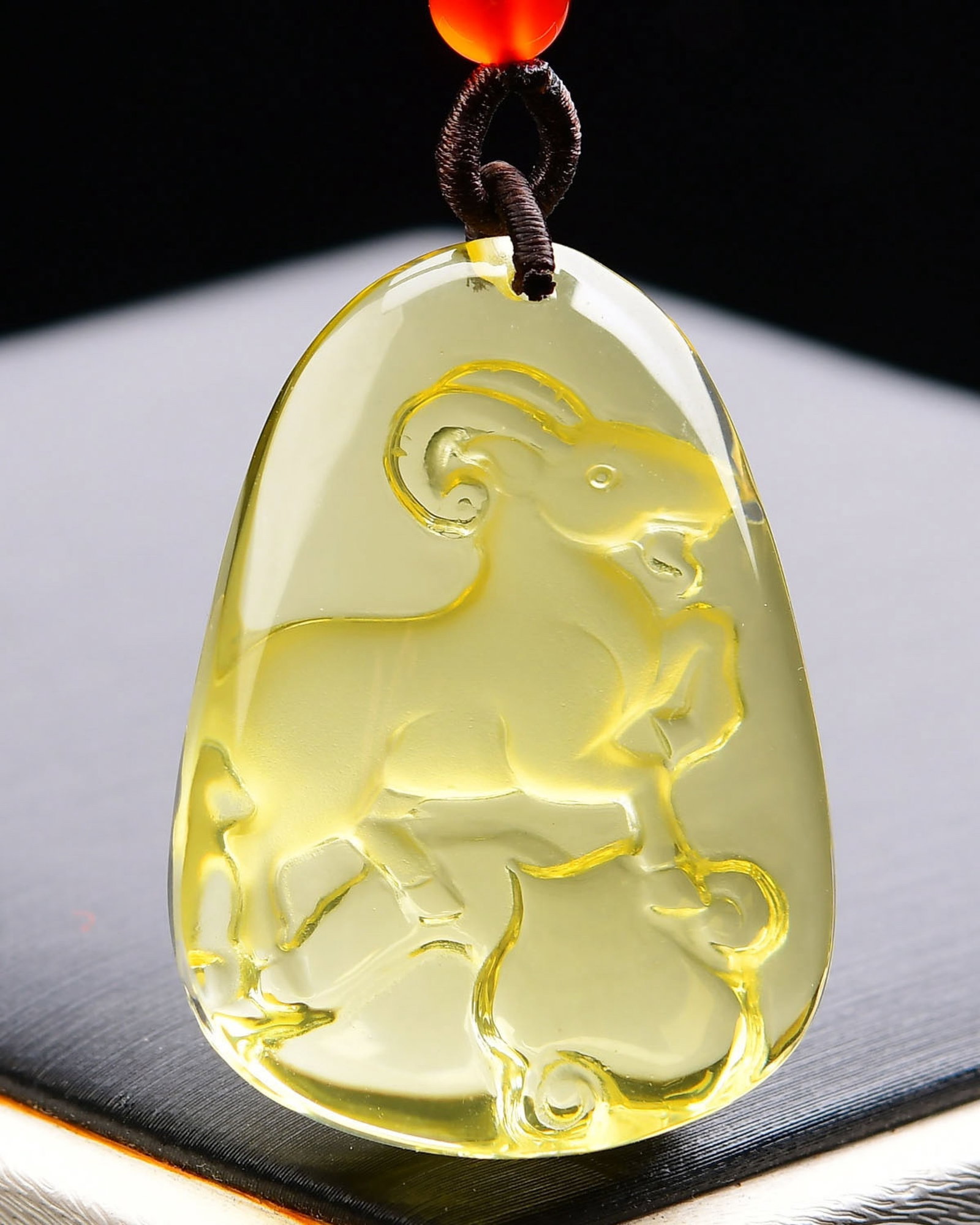 An Exquisite Crystal Sheep Pattern Pendant - 4