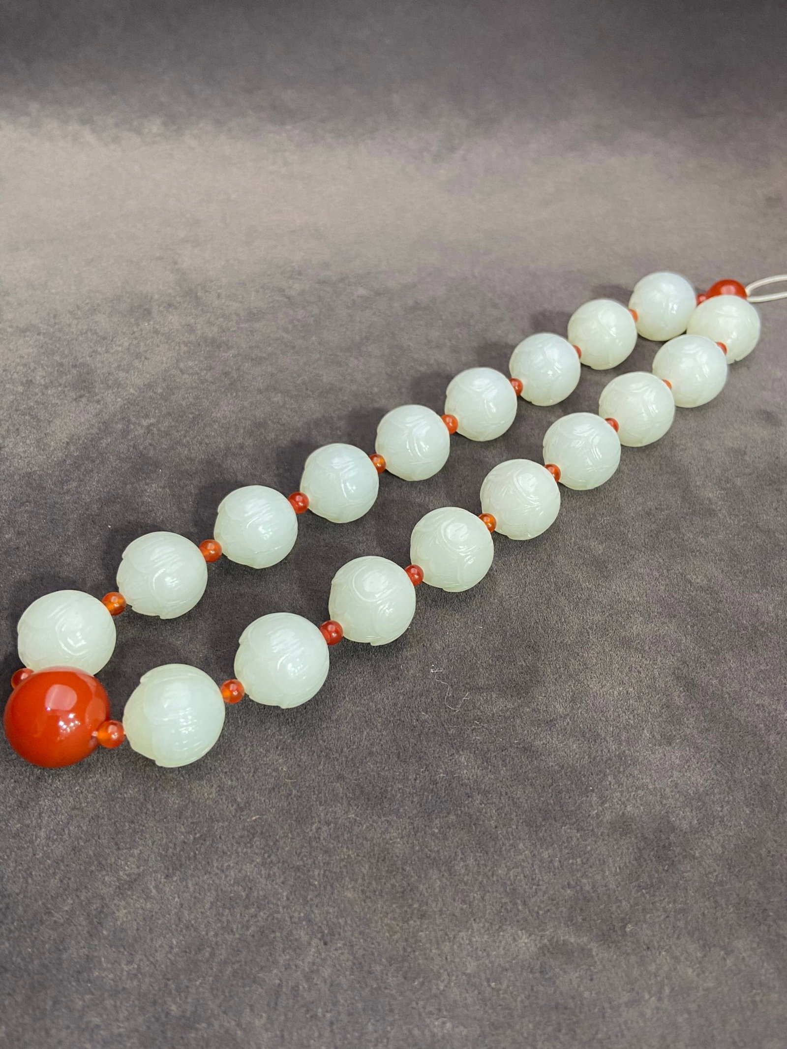An Exquisite White Jade Lotus Pattern Bracelets - 3