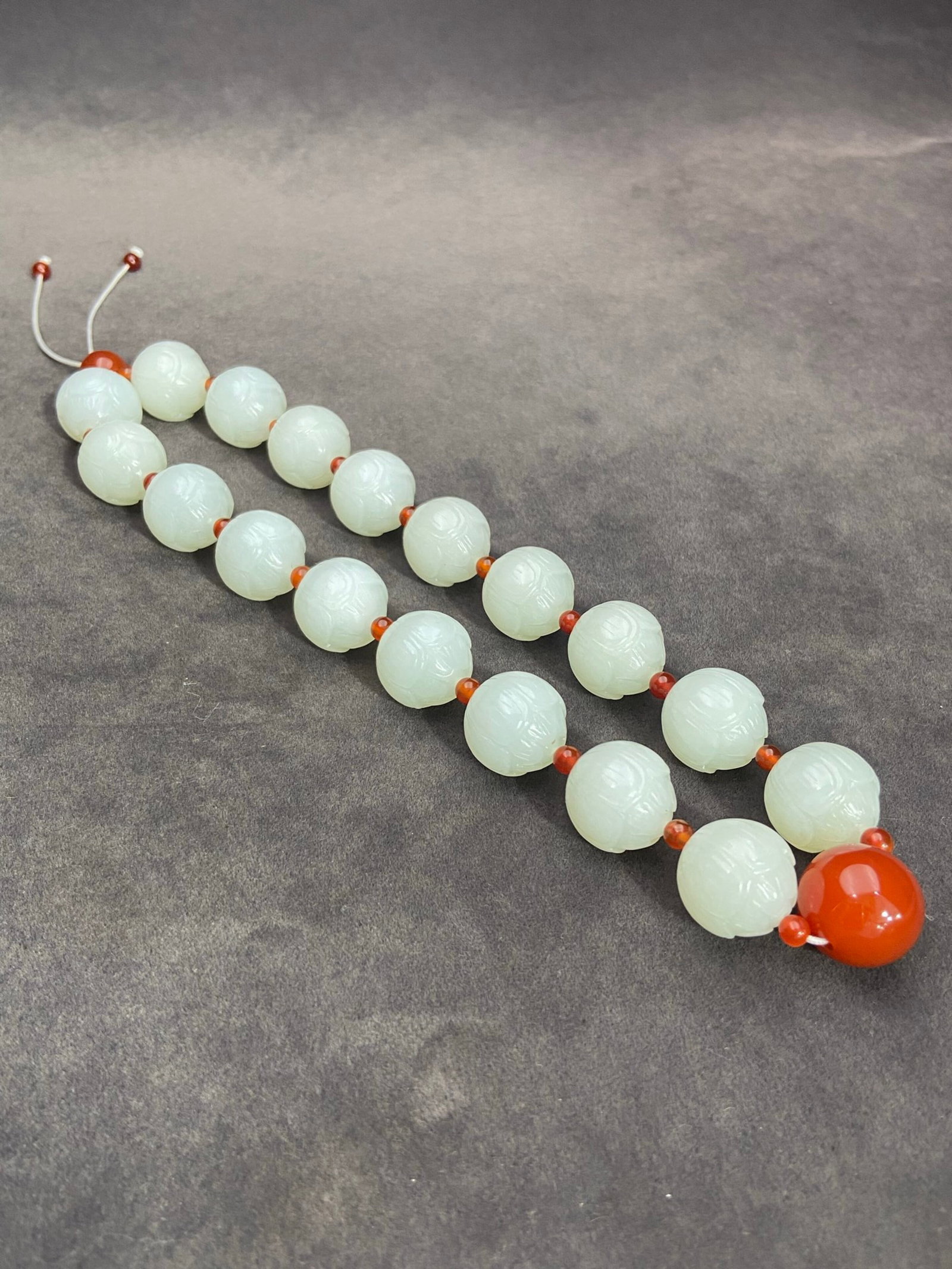 An Exquisite White Jade Lotus Pattern Bracelets - 4