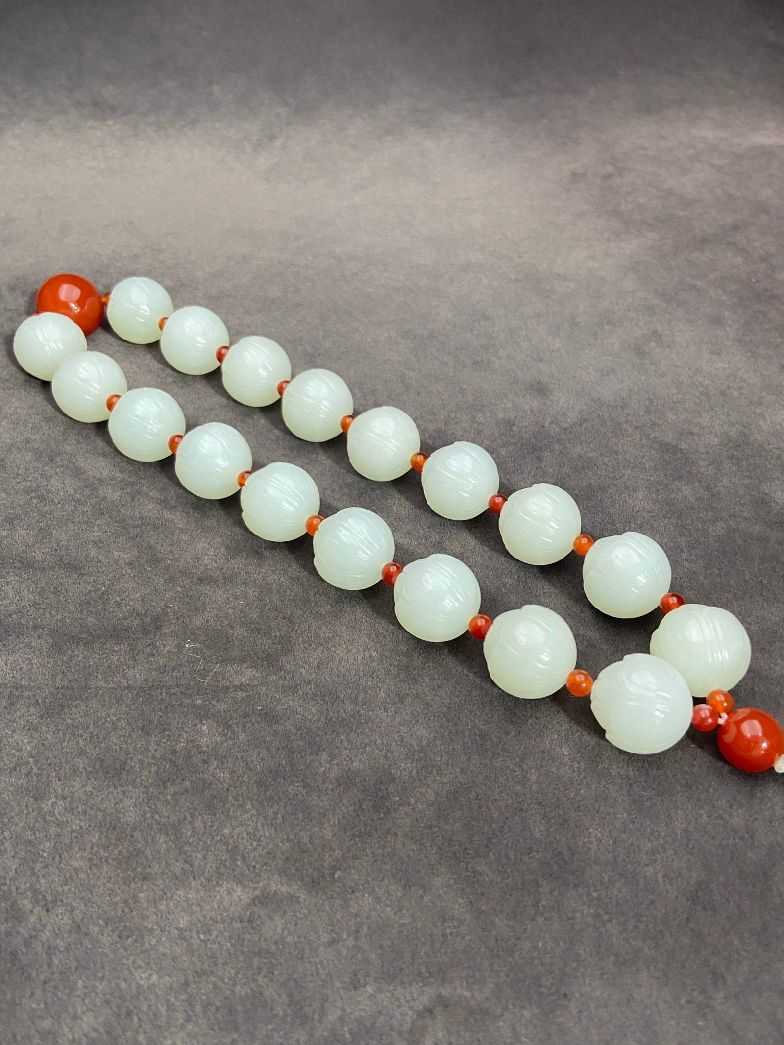 An Exquisite White Jade Lotus Pattern Bracelets - 5