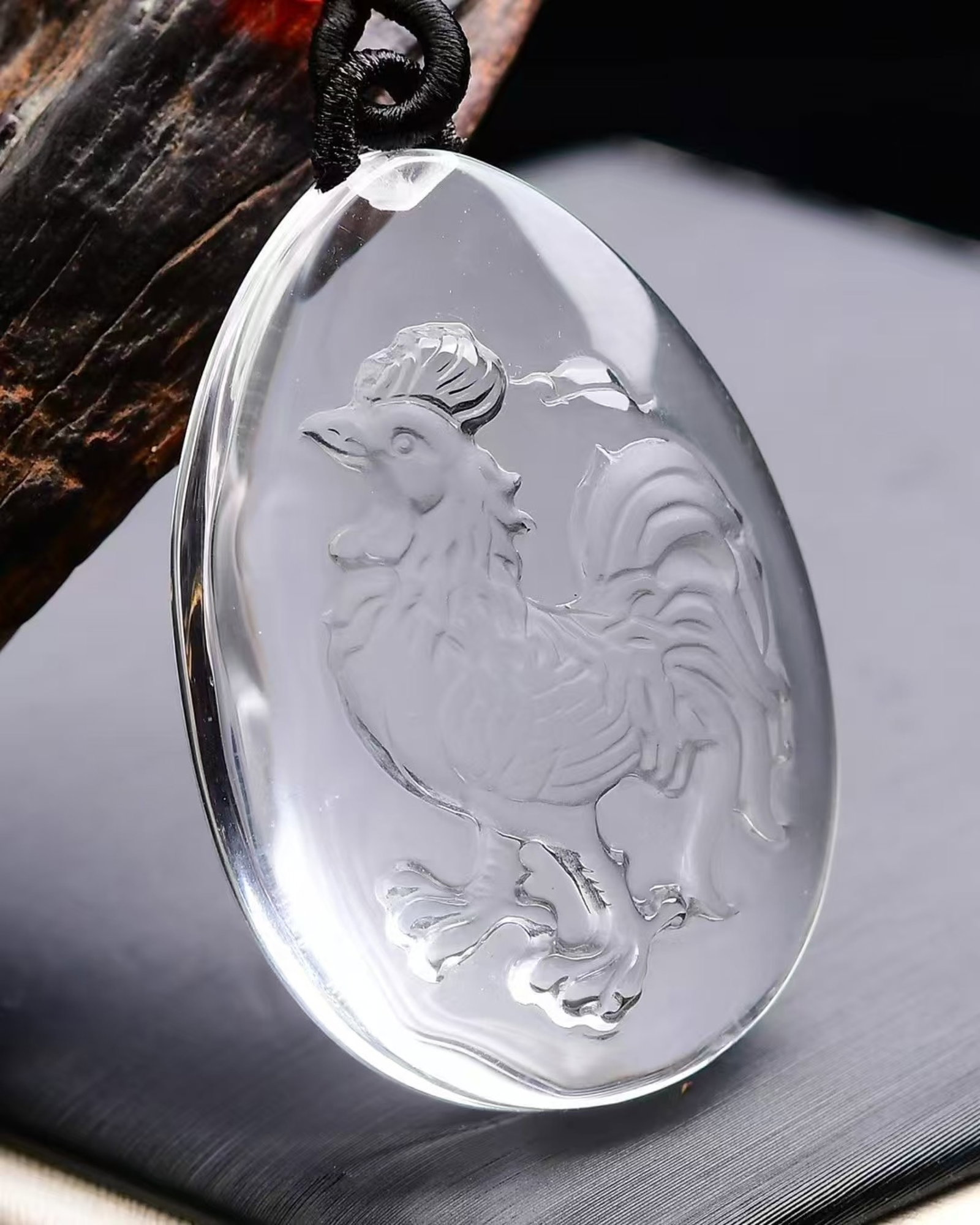 An Exquisite Crystal Rooster Pattern Pendant - 2