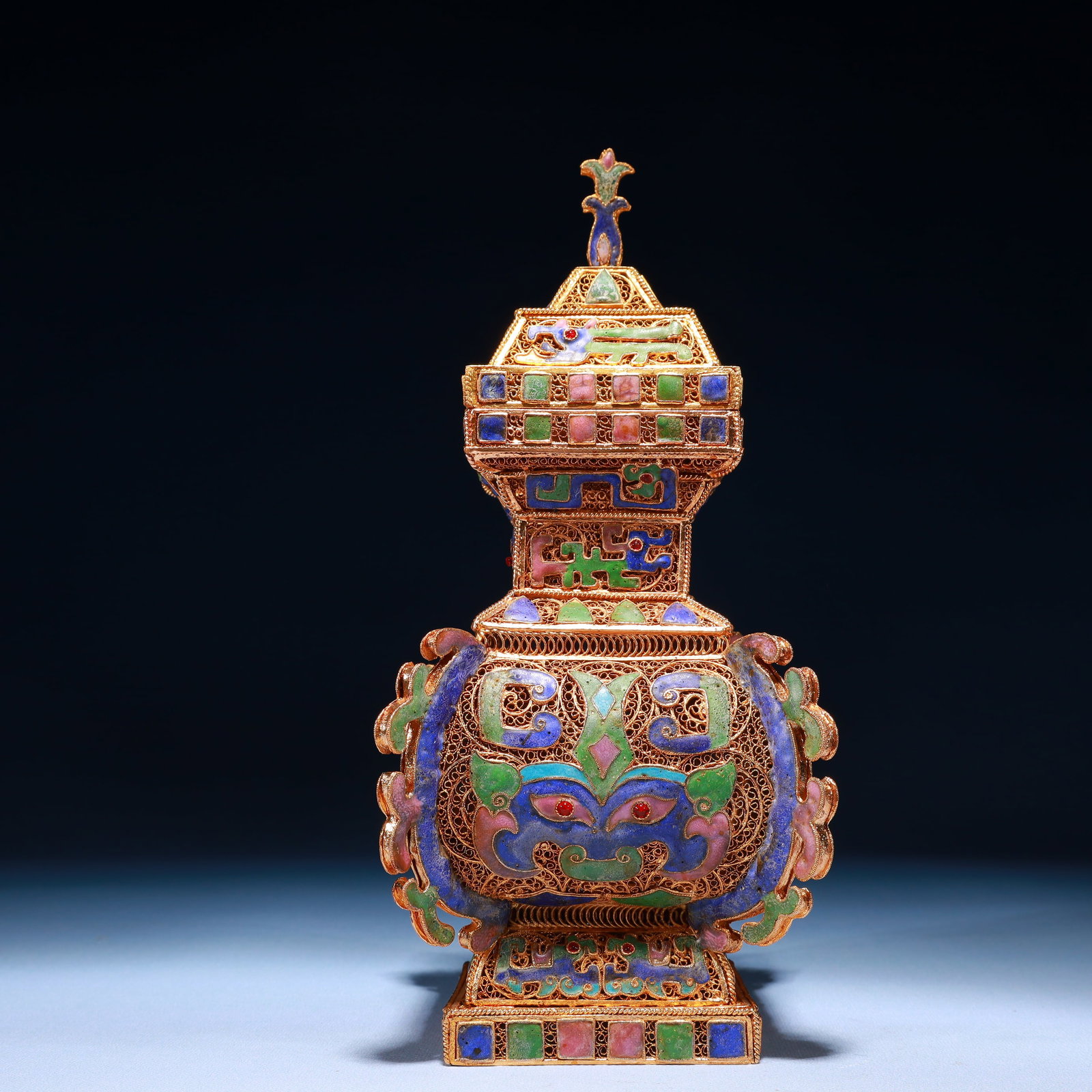 An Exquisite Filigree and Gilding Beast-Face Pattern Bottle: An Exquisite Filigree and Gilding Beast-Face Pattern Bottle,Qing Dynasty,China,Qianlong Four-character Mark,Size:5.1inx11.8in,Weight:1000g 掐丝鎏金兽面纹İ
