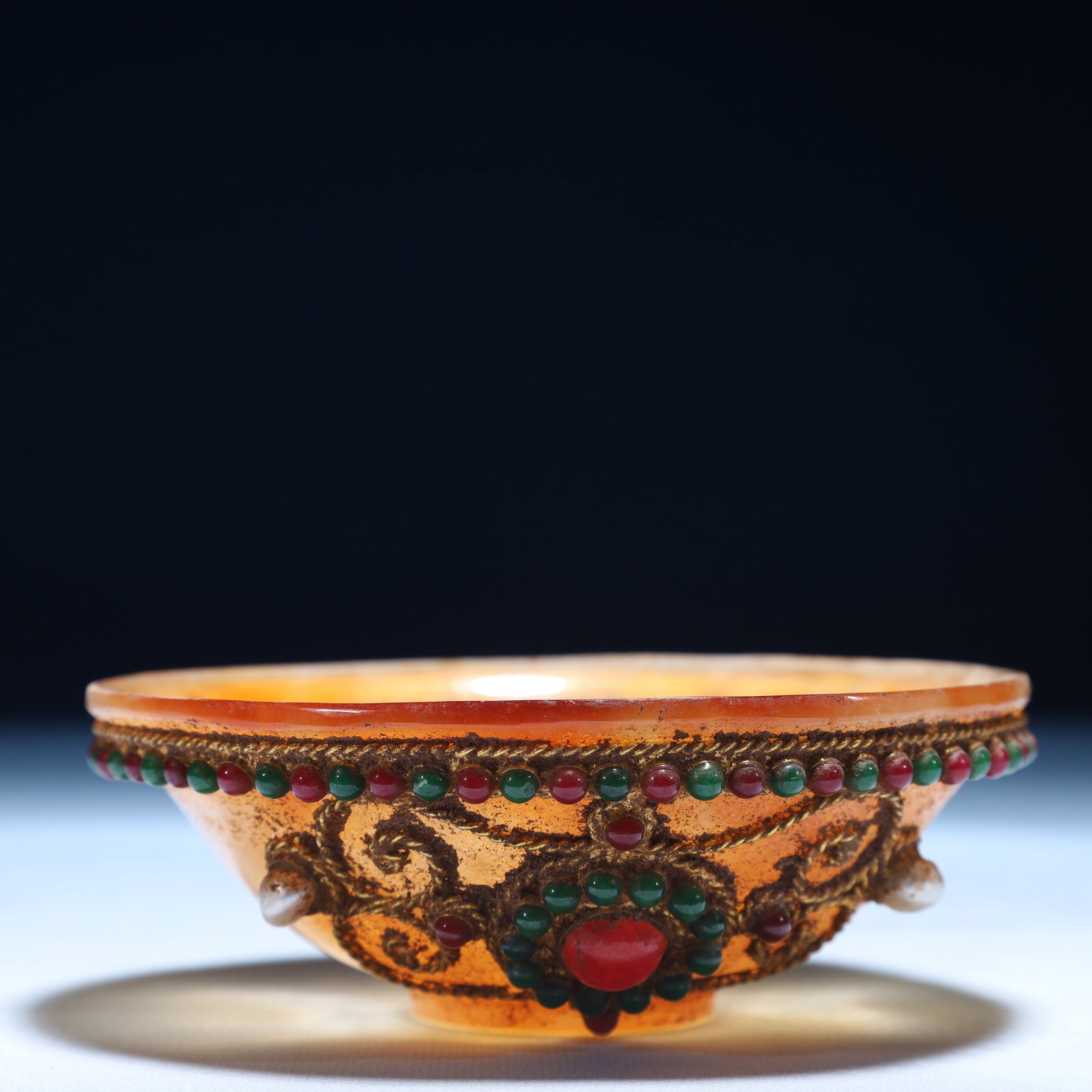 An Exquisite Agate Cover with Gold Bowl,Inlaid Gems: An Exquisite Agate Cover with Gold Bowl,Inlaid Gems,Qing Dynasty,China,Size:4.9inx1.8inx4.9in,Weight:200g 玛瑙包金碗,嵌宝石,中国清